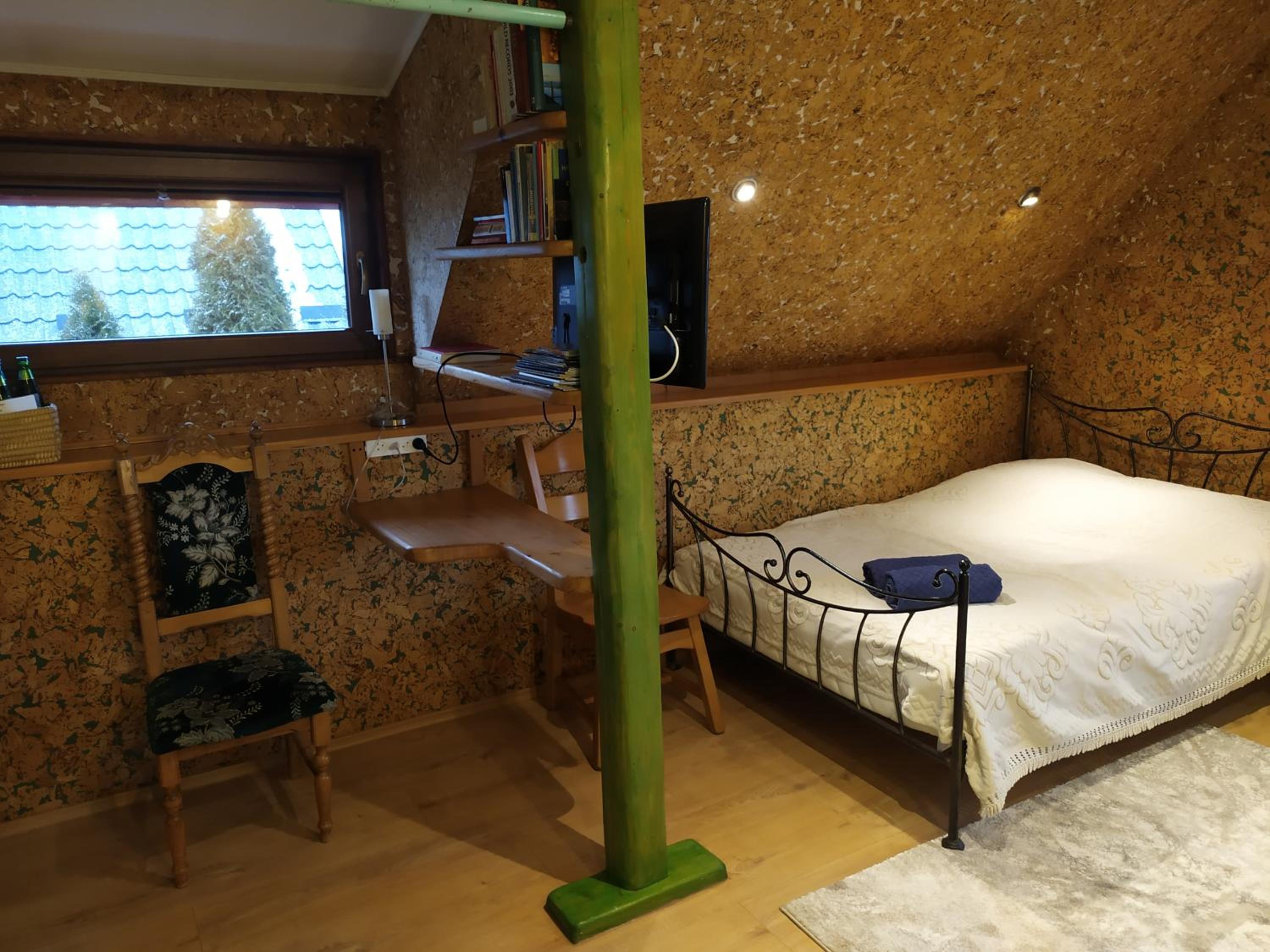 Double Room with Shared Bathroom photo 3