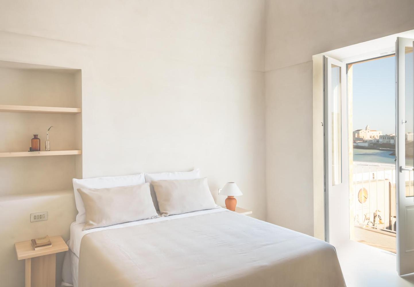 Deluxe Double Room with Balcony and Sea View