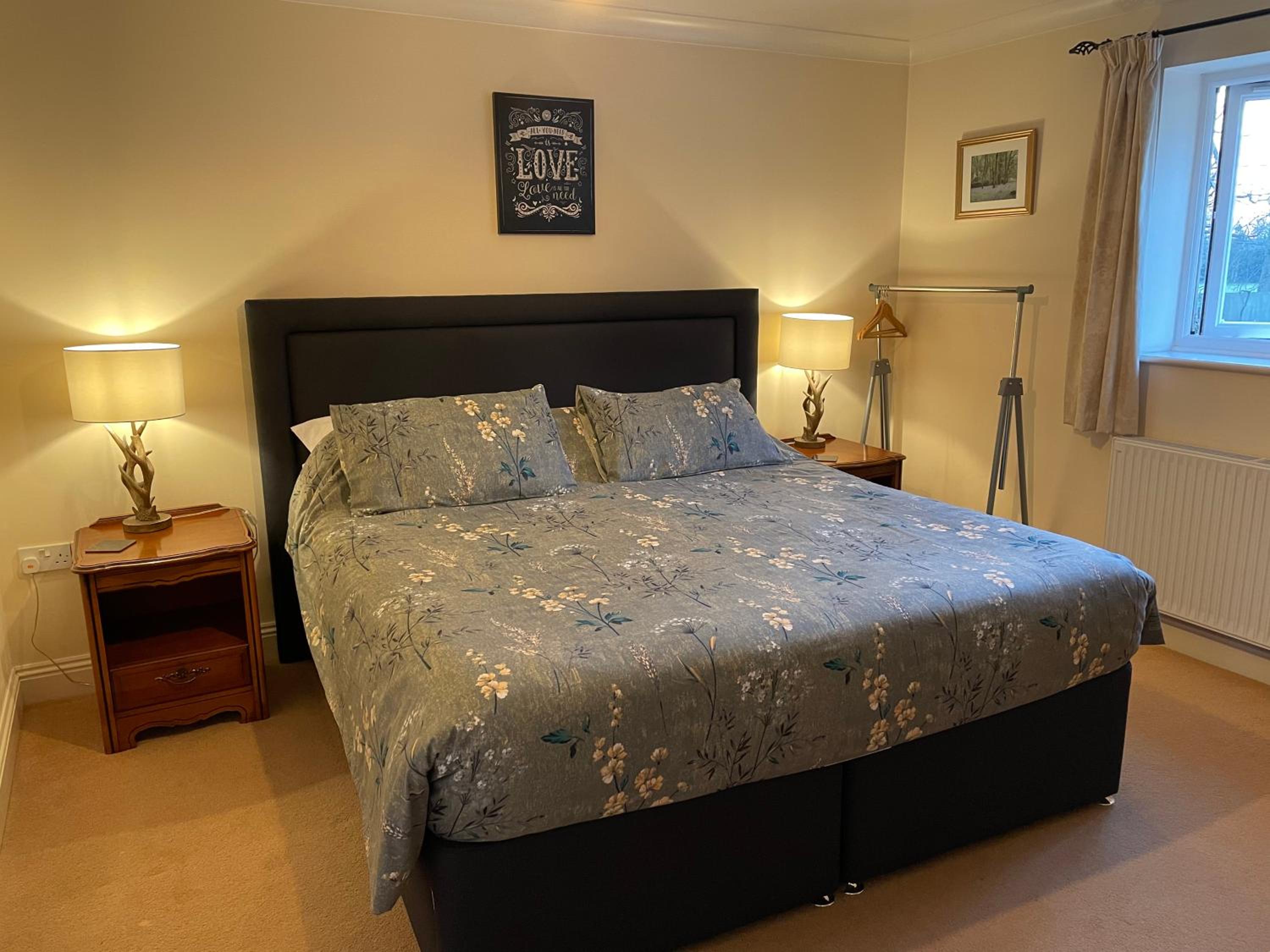 Deluxe Double Room with Shower