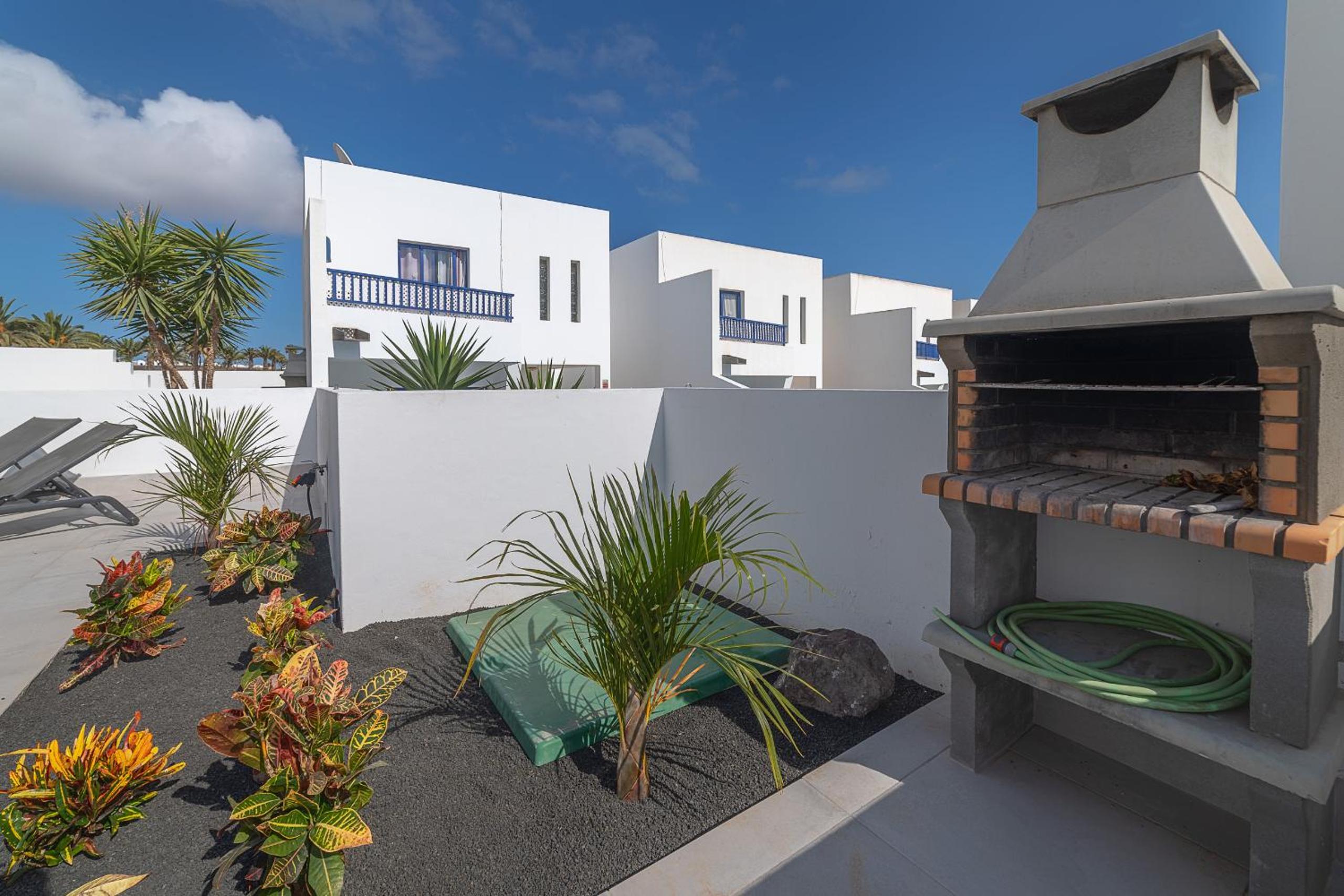 Villa photo 2