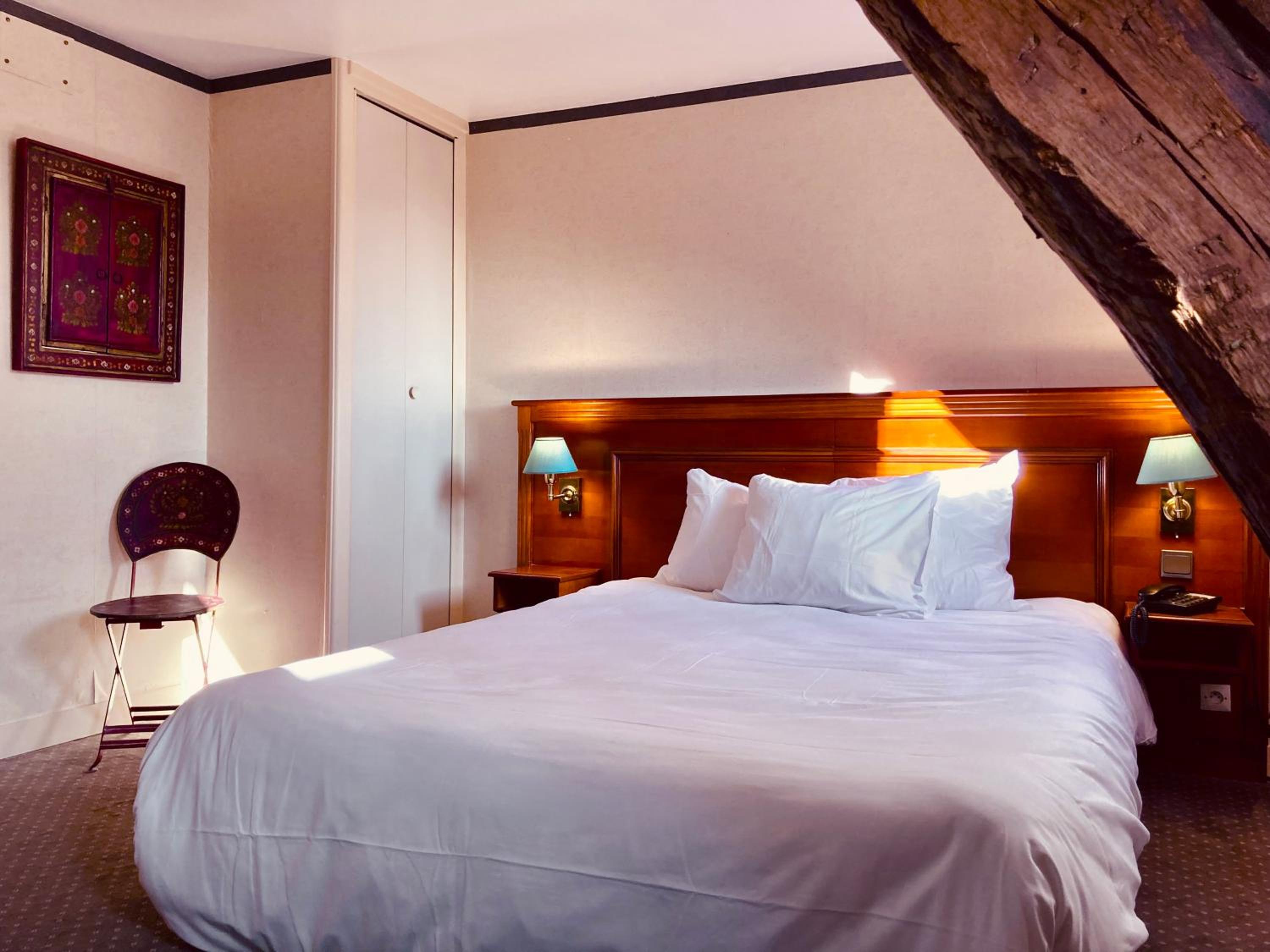 Classic Double Room - Photo 10
