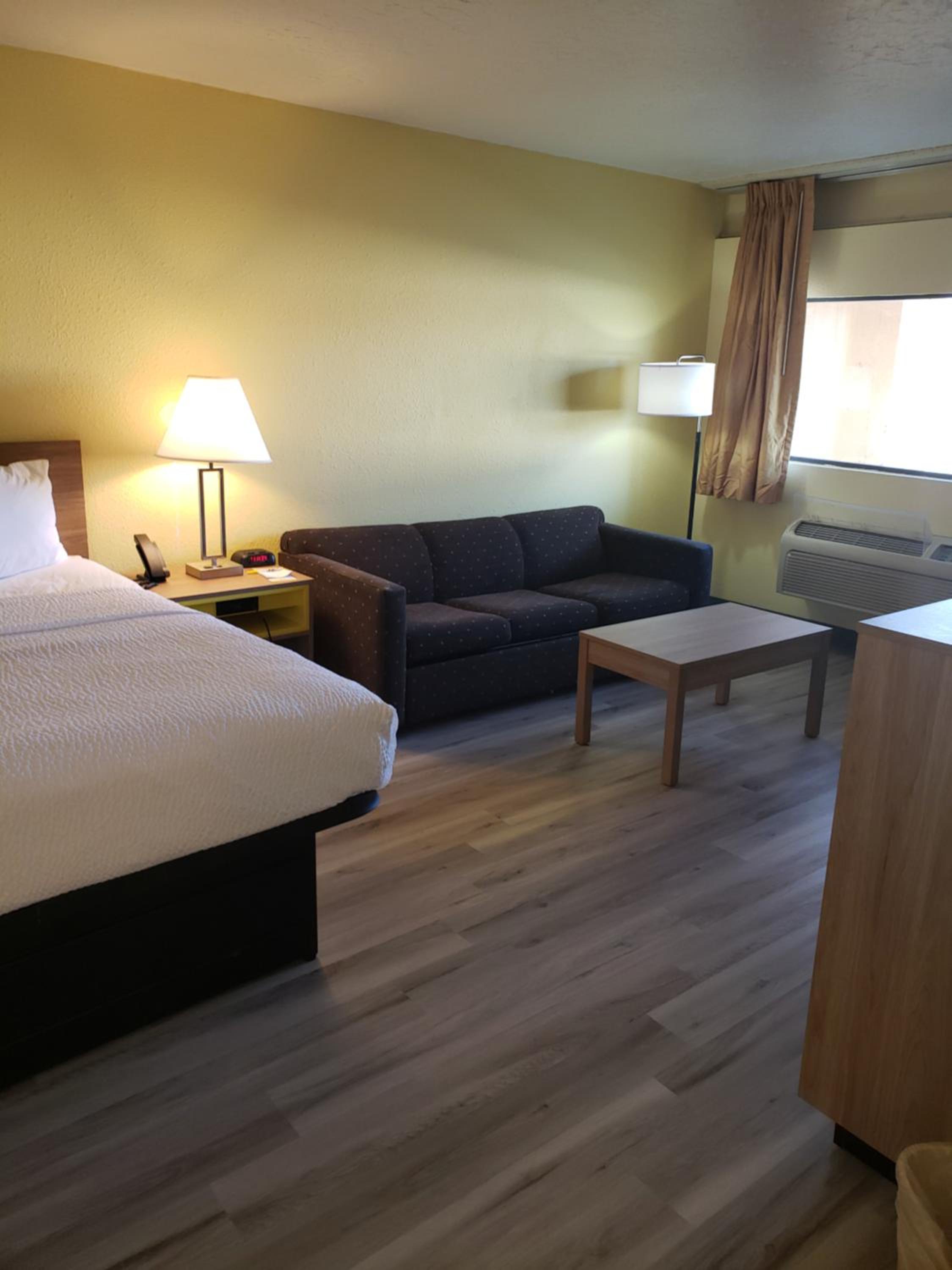 Studio Suite with 3 Queen Beds, Non-Smoking - Photo 1