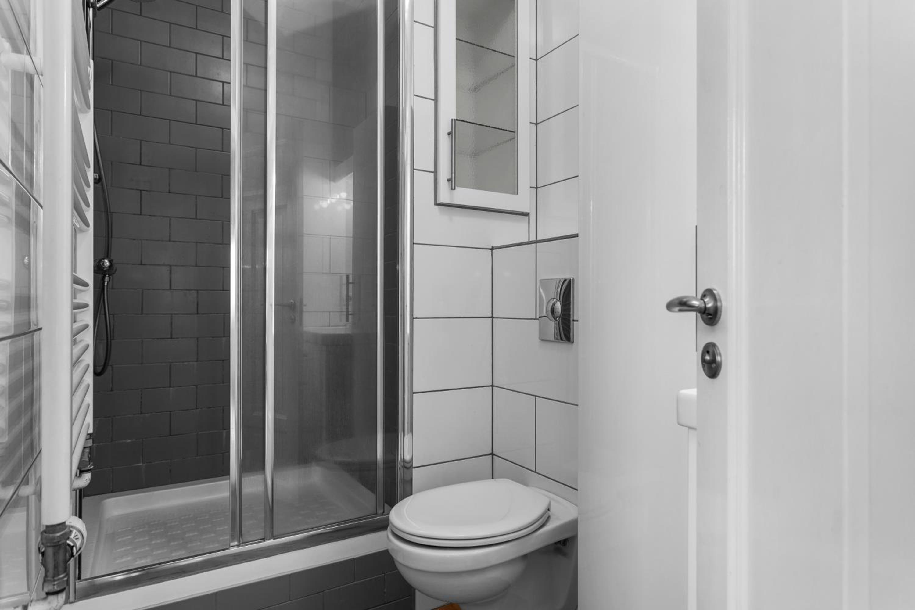 One-Bedroom Apartment - Photo 6