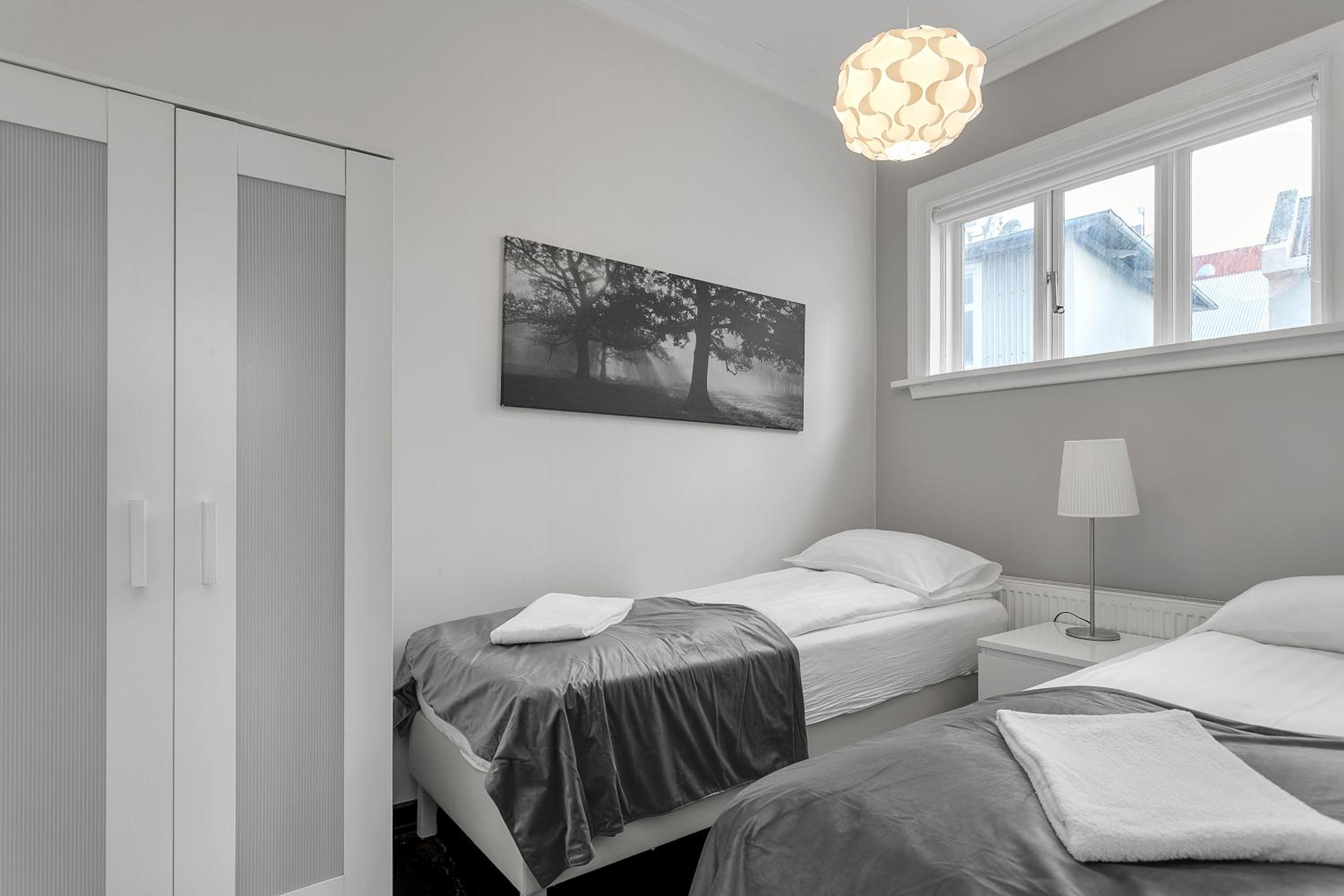Two-Bedroom Apartment - Photo 4