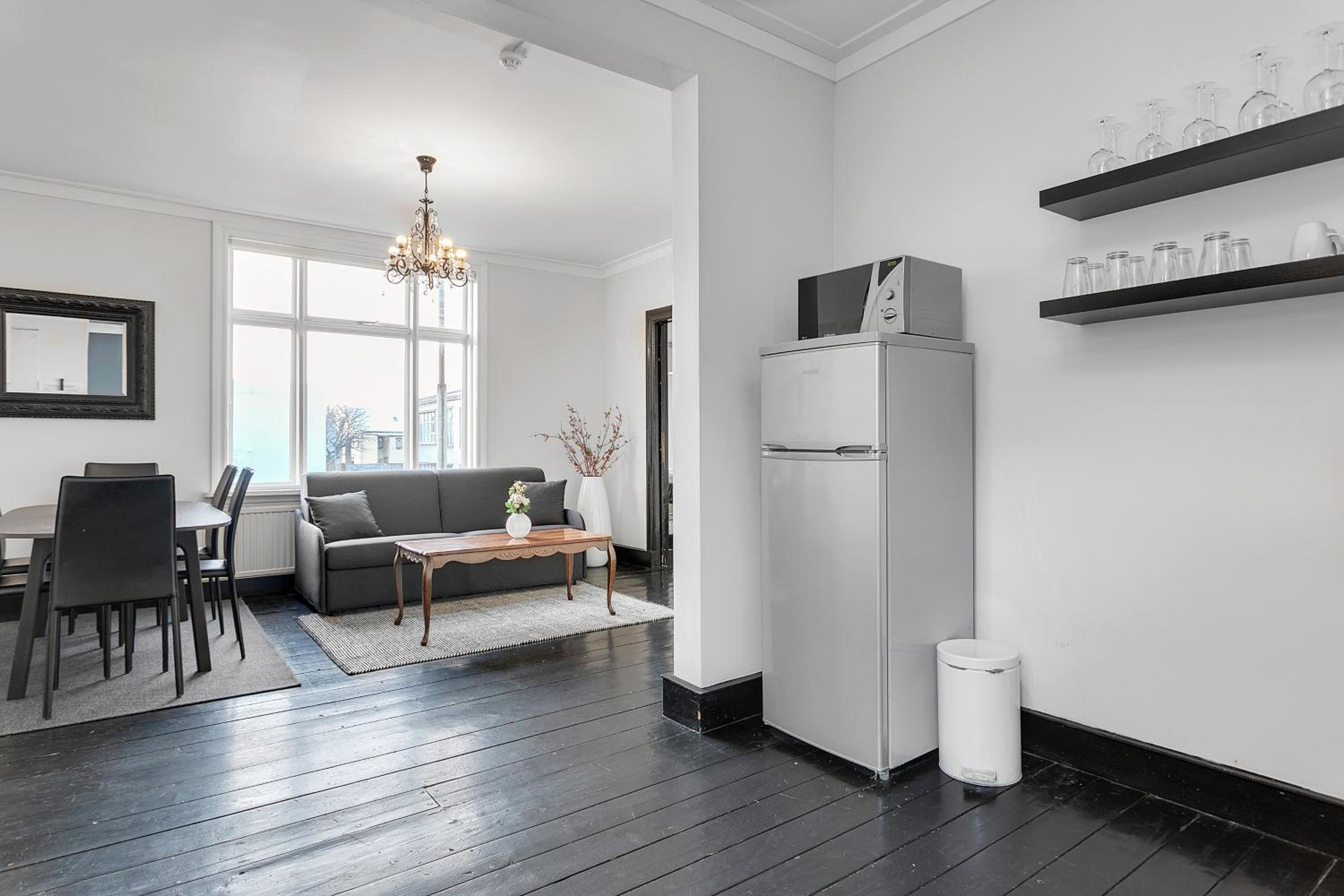 Two-Bedroom Apartment - Photo 6