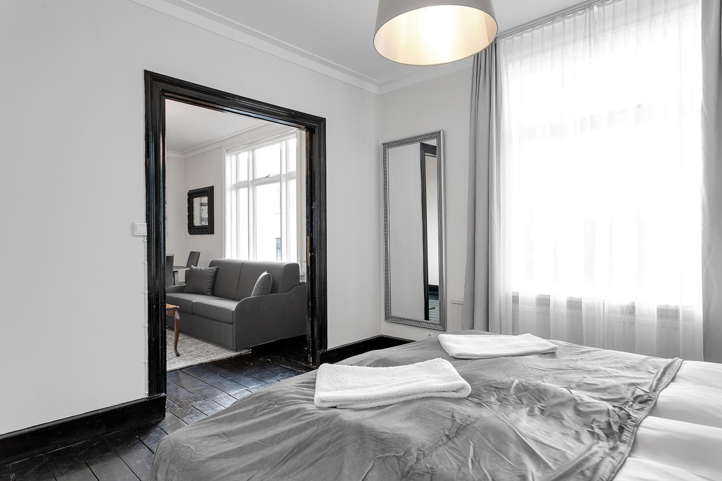 Two-Bedroom Apartment - Photo 2