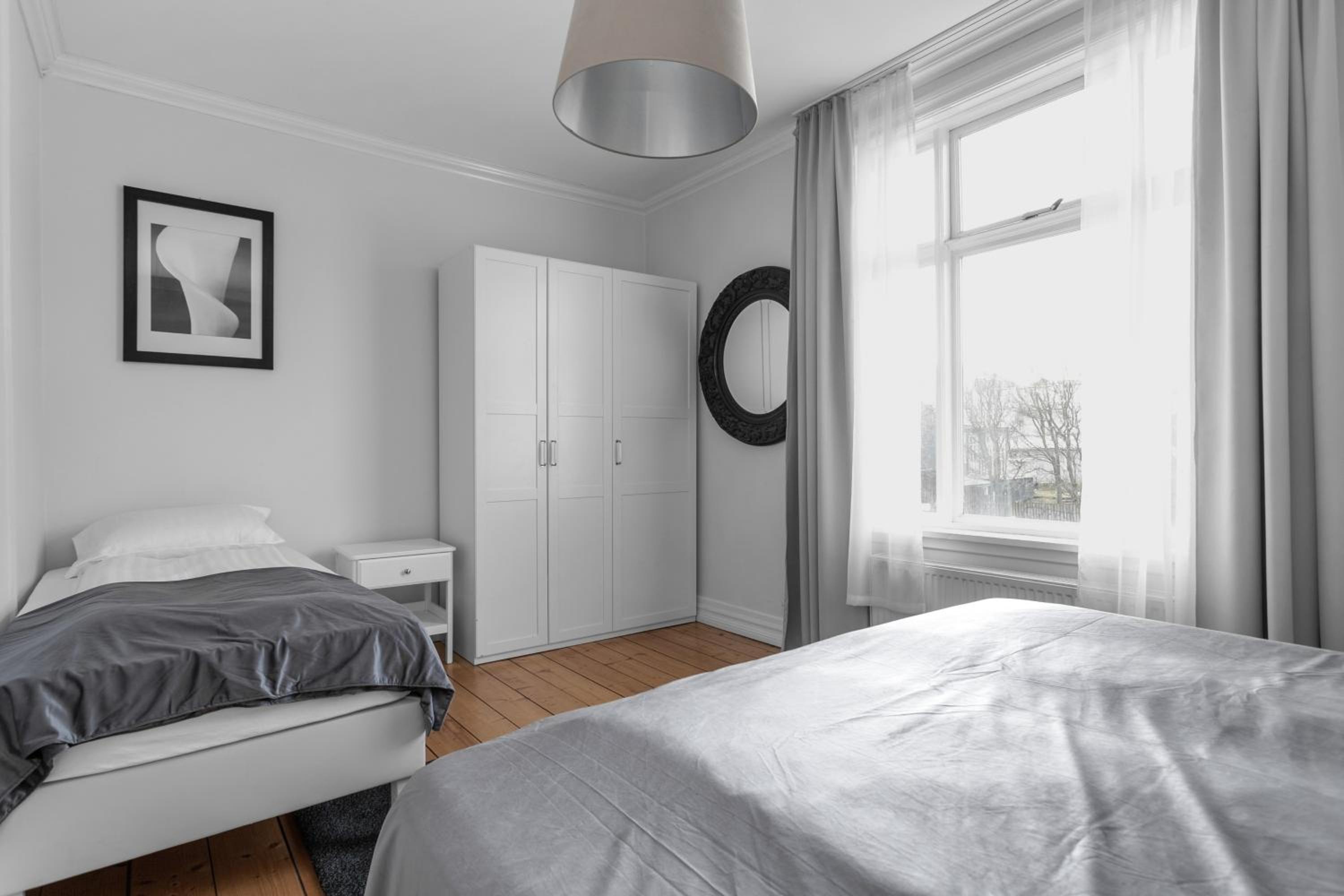 One-Bedroom Apartment - Photo 14