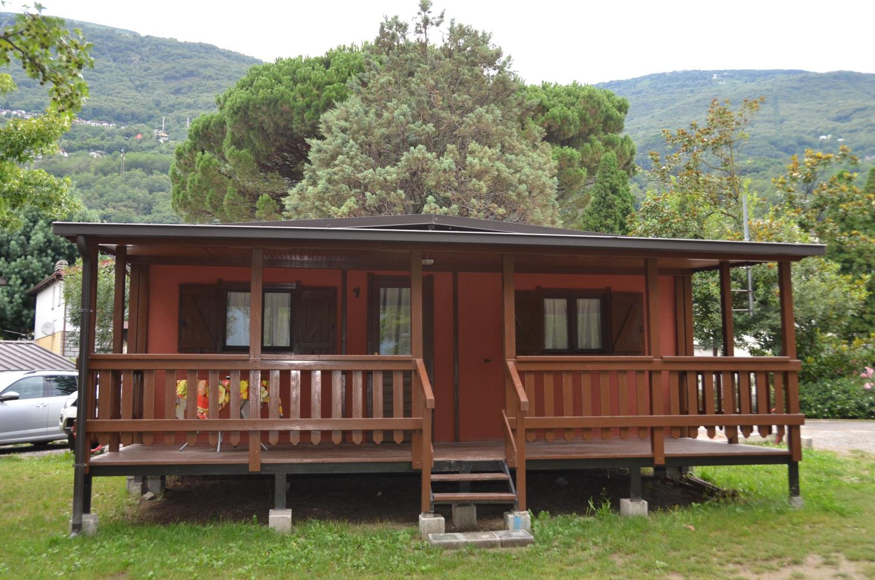 Large One-Bedroom Mobile Home with Terrace photo 2