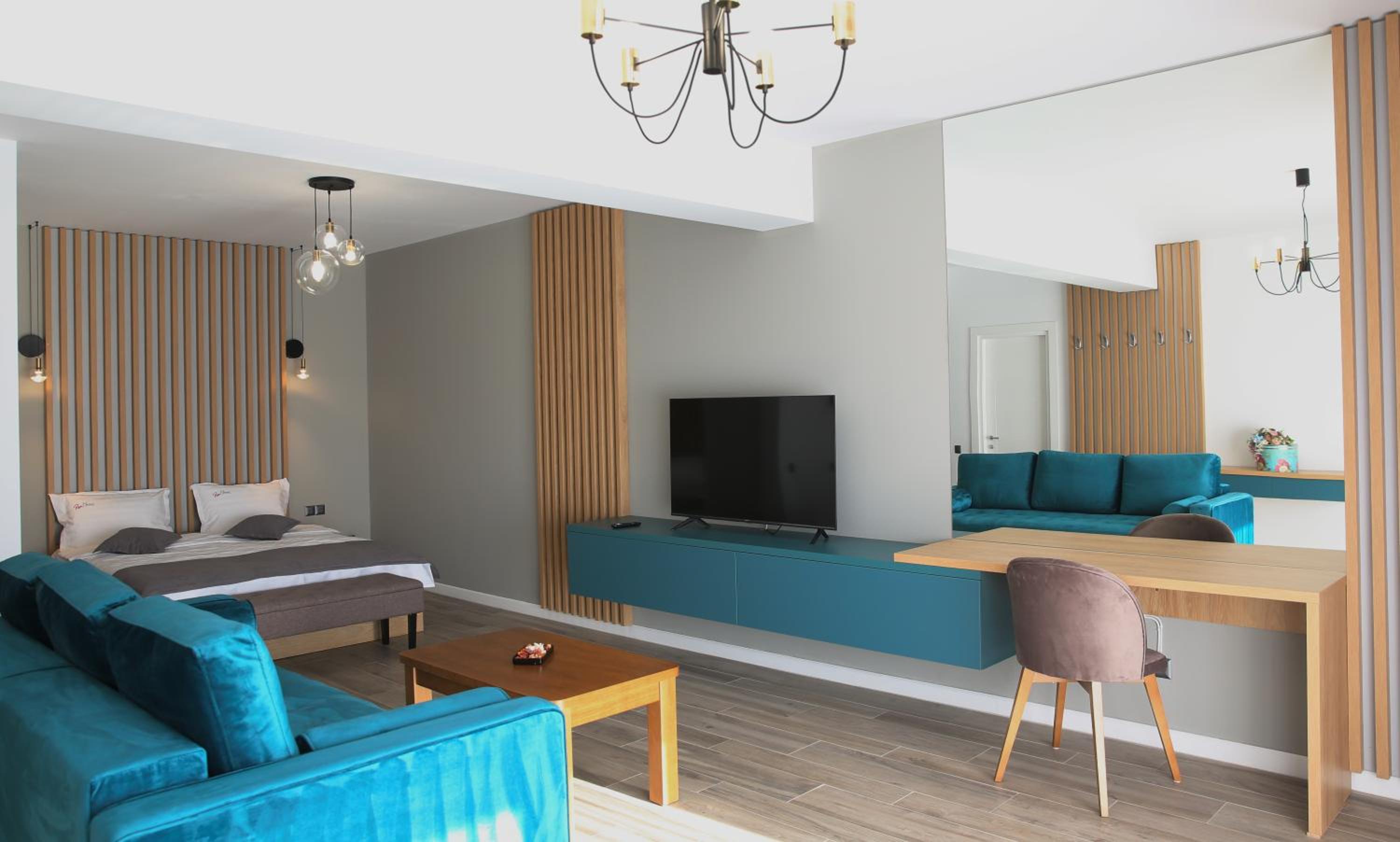 Deluxe Family Room - Photo 1
