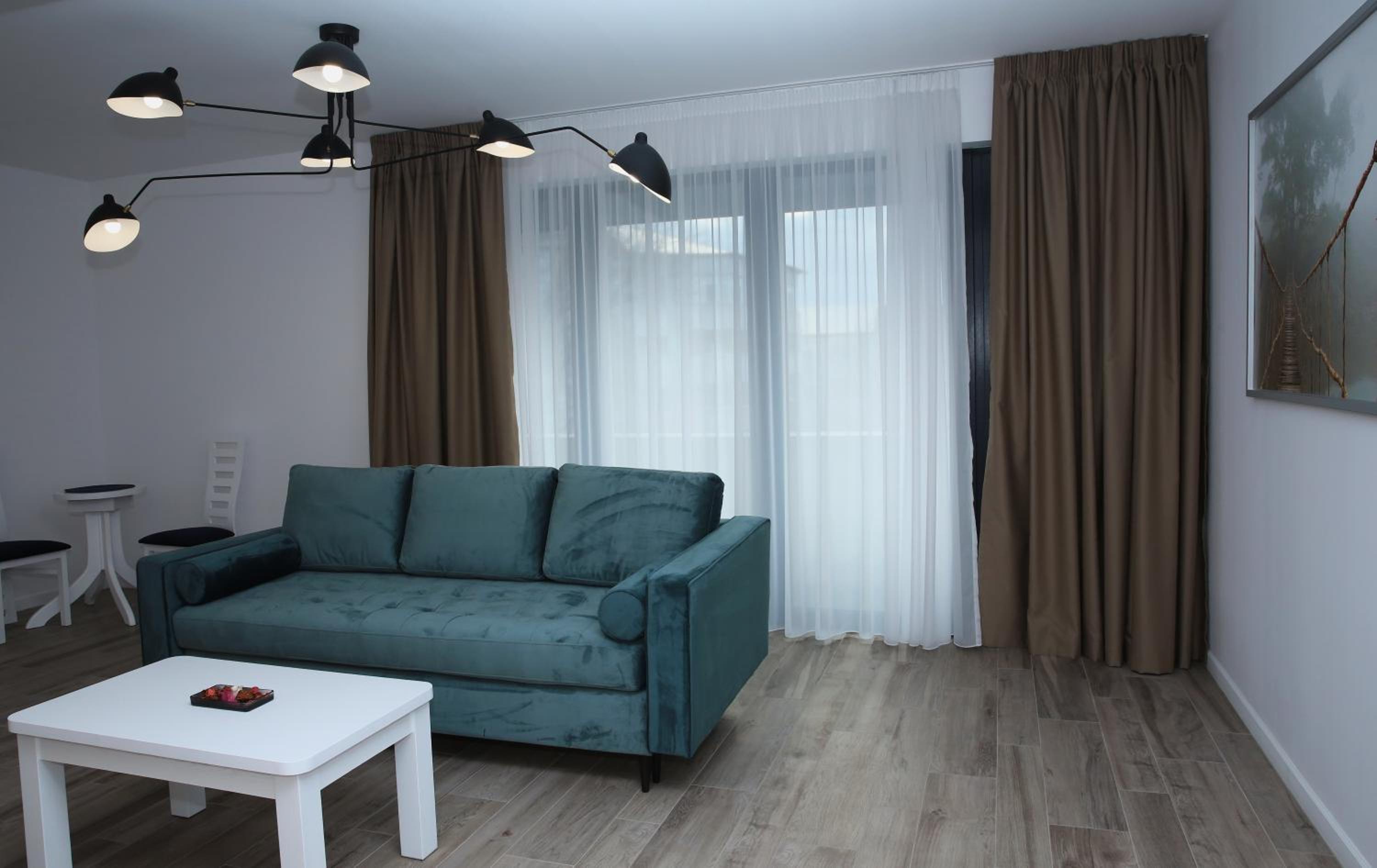 Apartment with Balcony - Photo 6