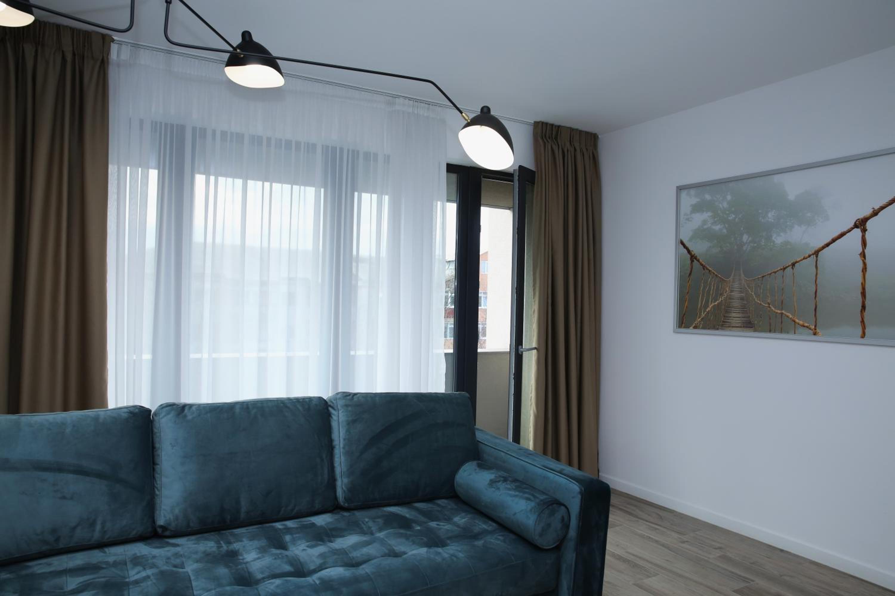 Apartment with Balcony - Photo 8