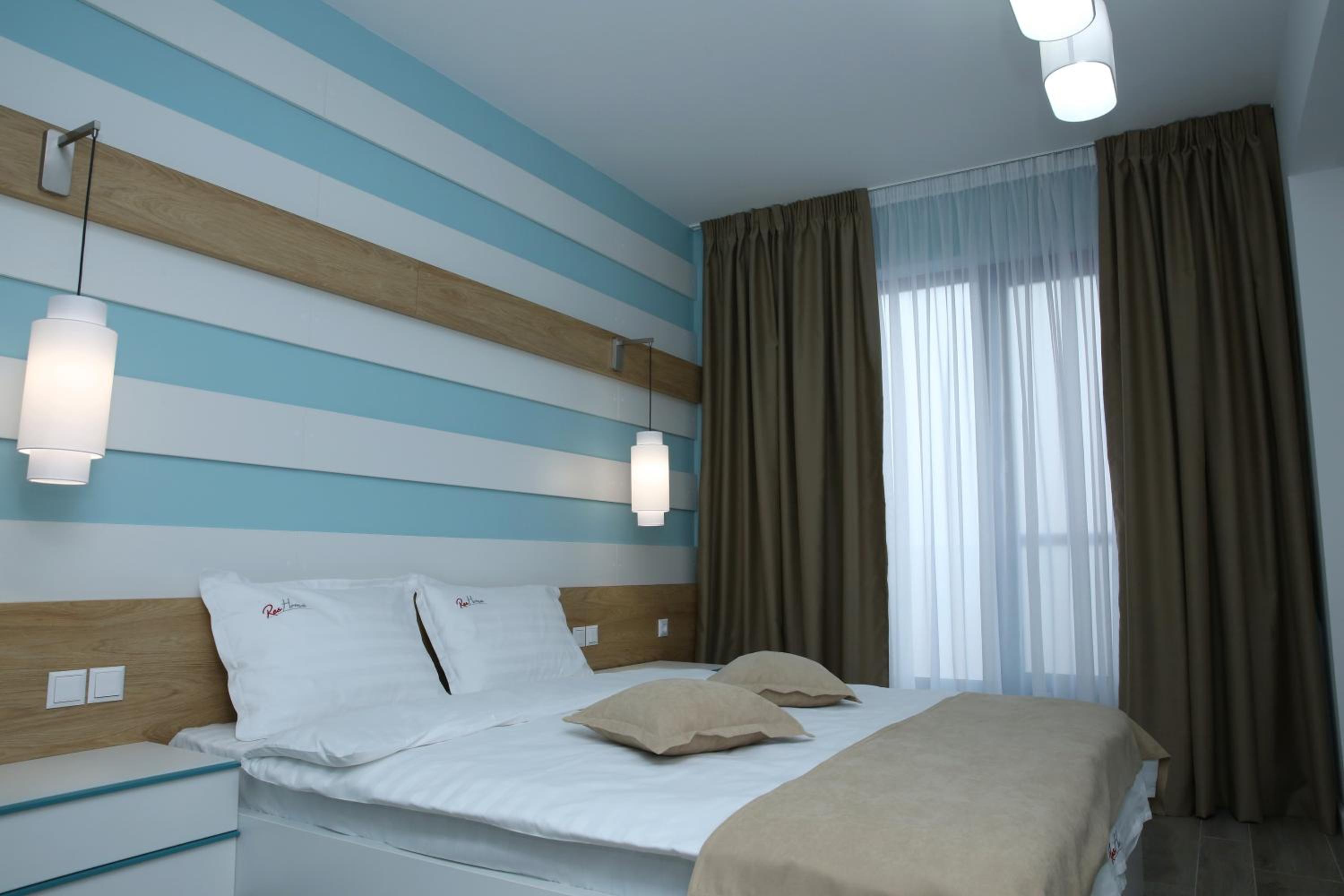 Apartment with Balcony - Photo 13