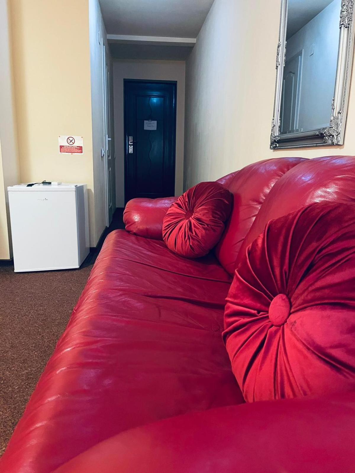 Double Room - Photo 8