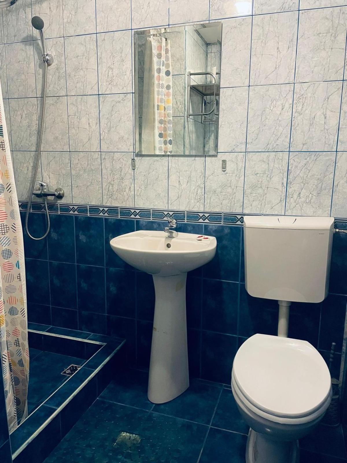 Double Room - Photo 12