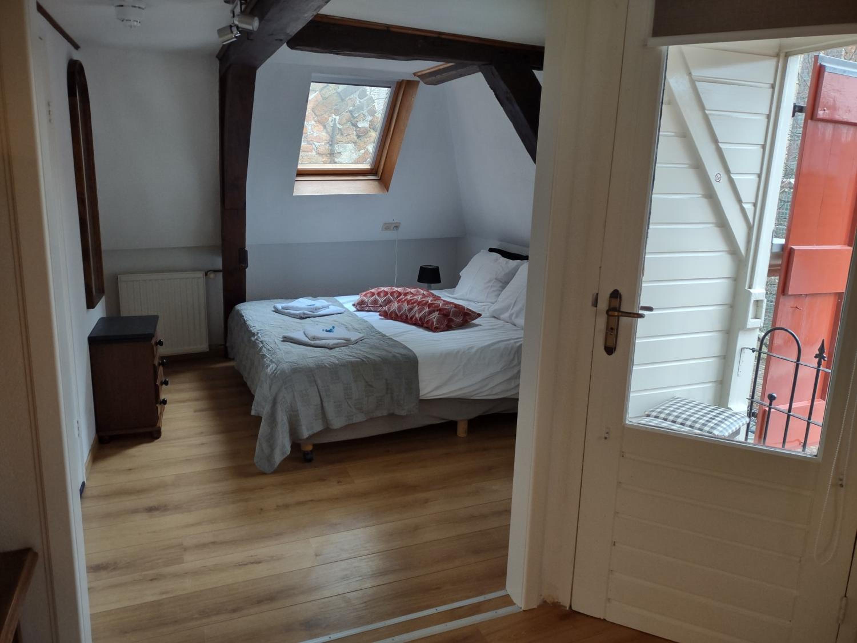 Deluxe Double Room - Photo 16