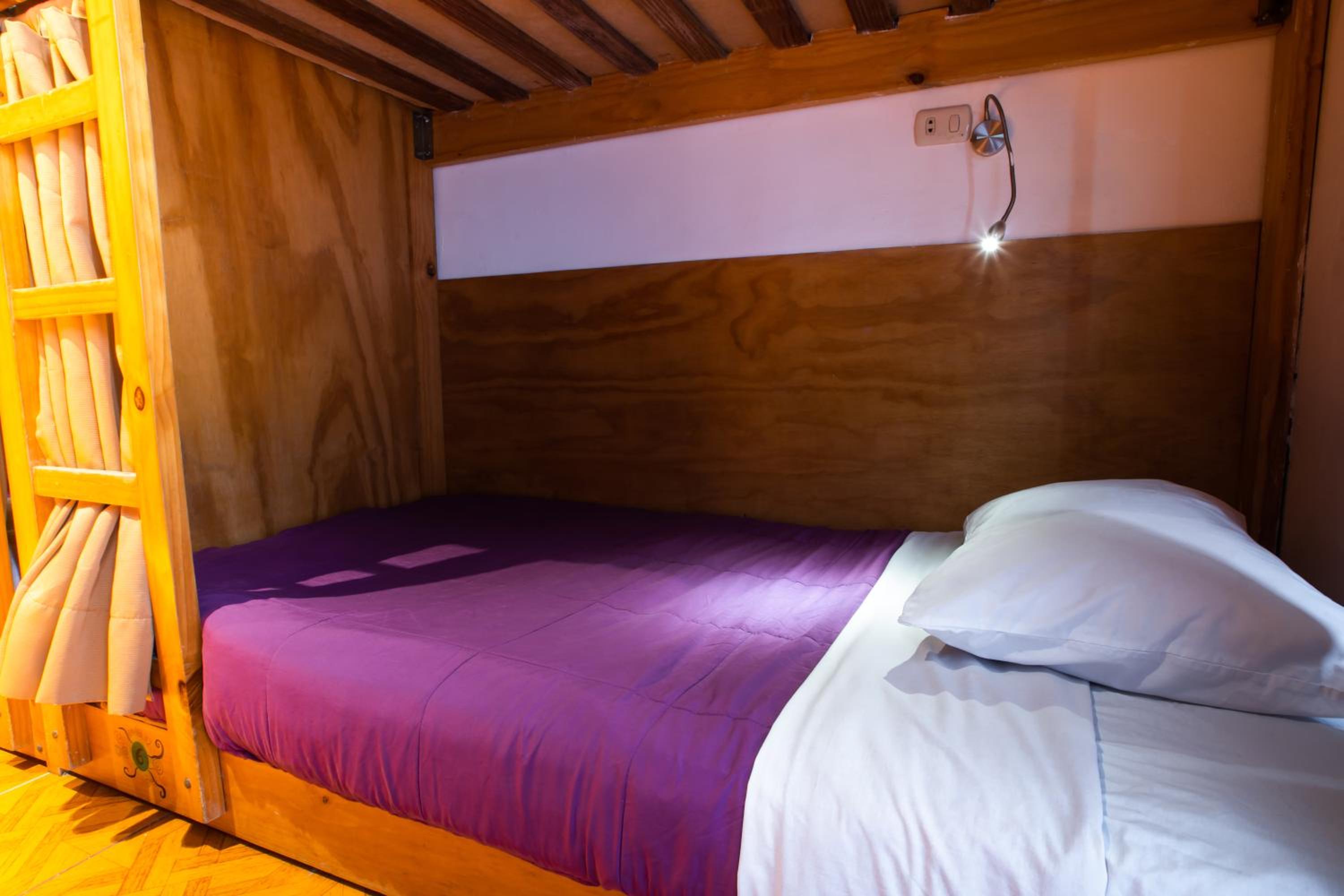 Bed in 8-Bed Dormitory Room photo 3