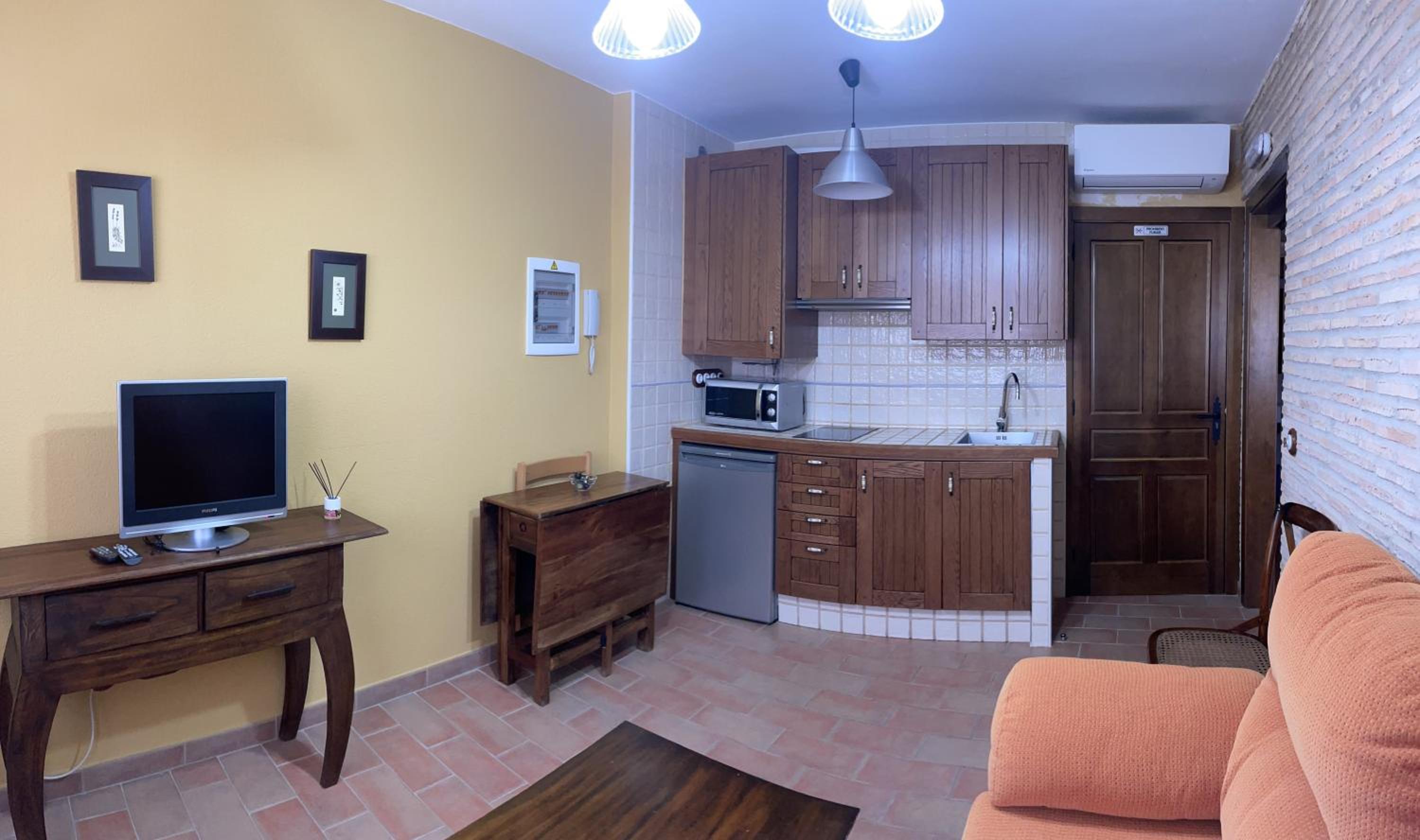 One-Bedroom Apartment - Photo 9