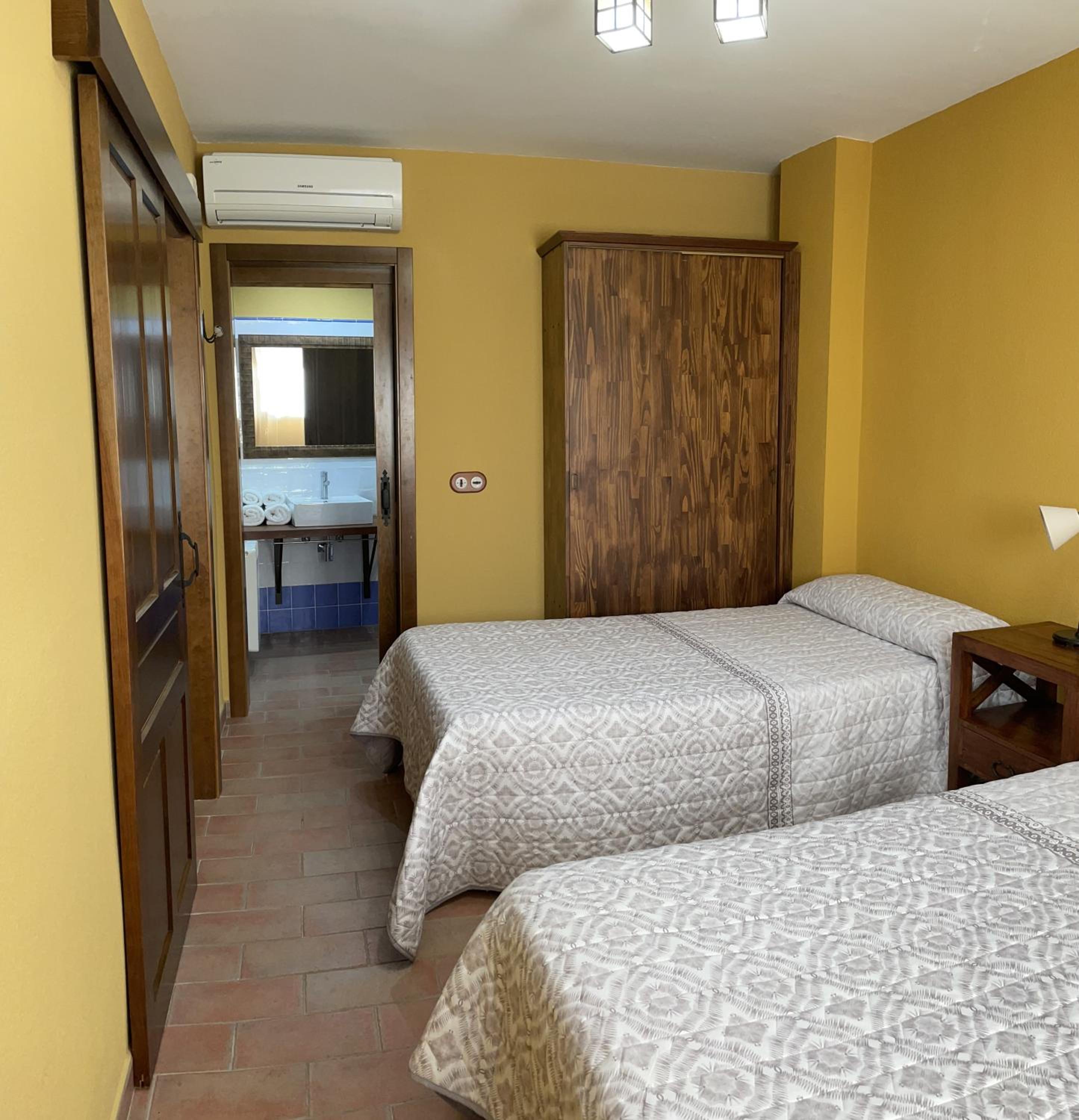 One-Bedroom Apartment - Photo 7