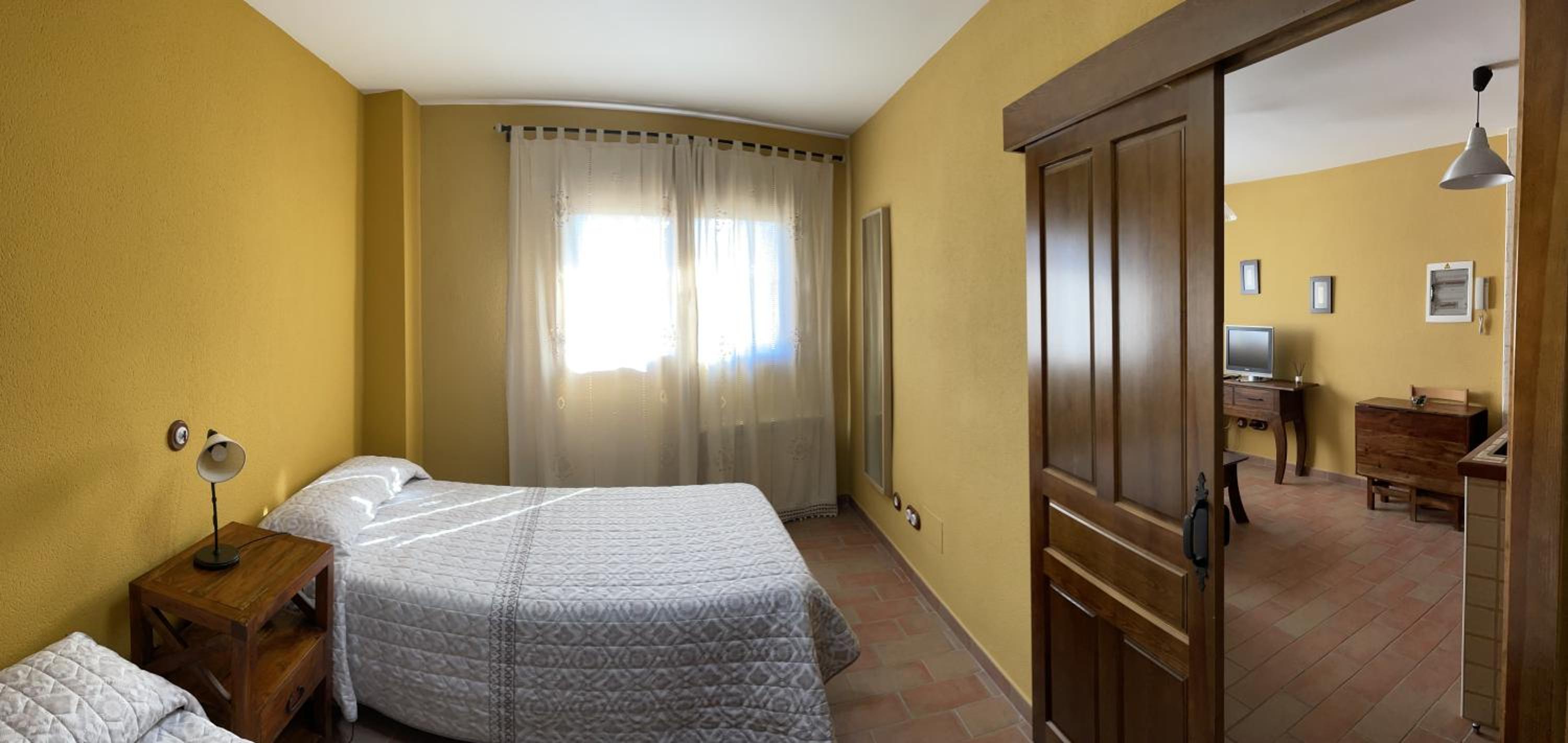 One-Bedroom Apartment - Photo 2