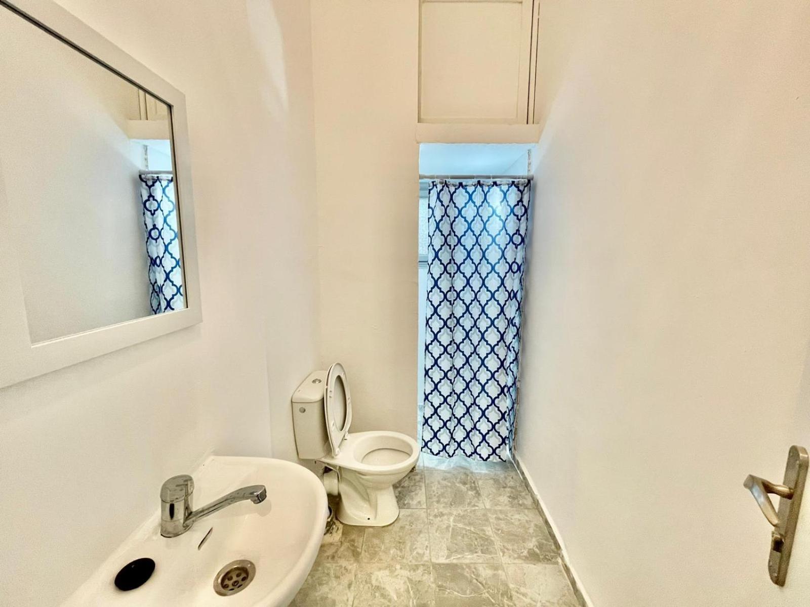 Studio Apartment with Balcony  - Photo 7
