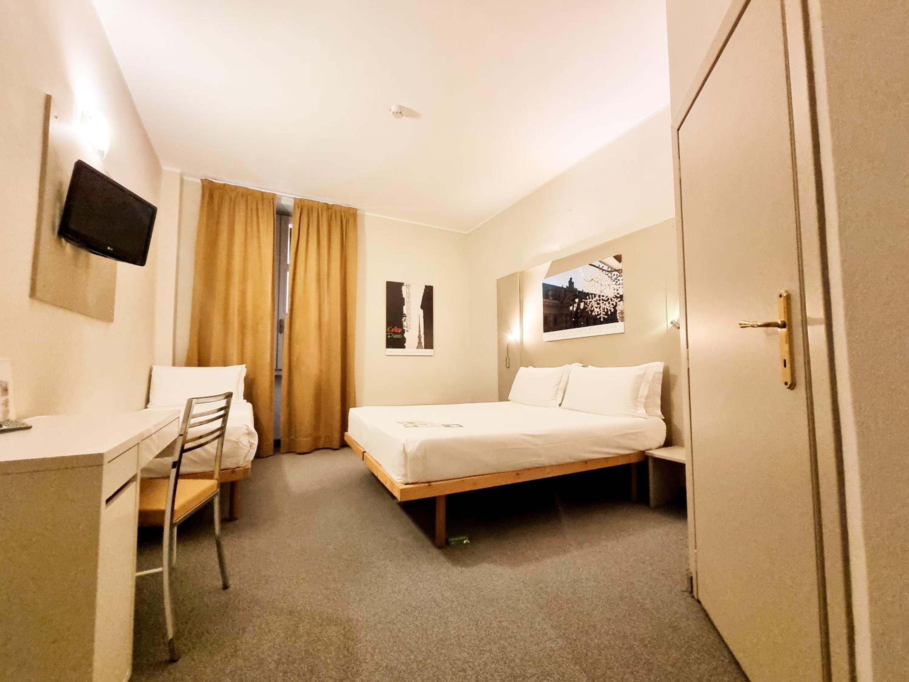 Triple Room - Photo 6