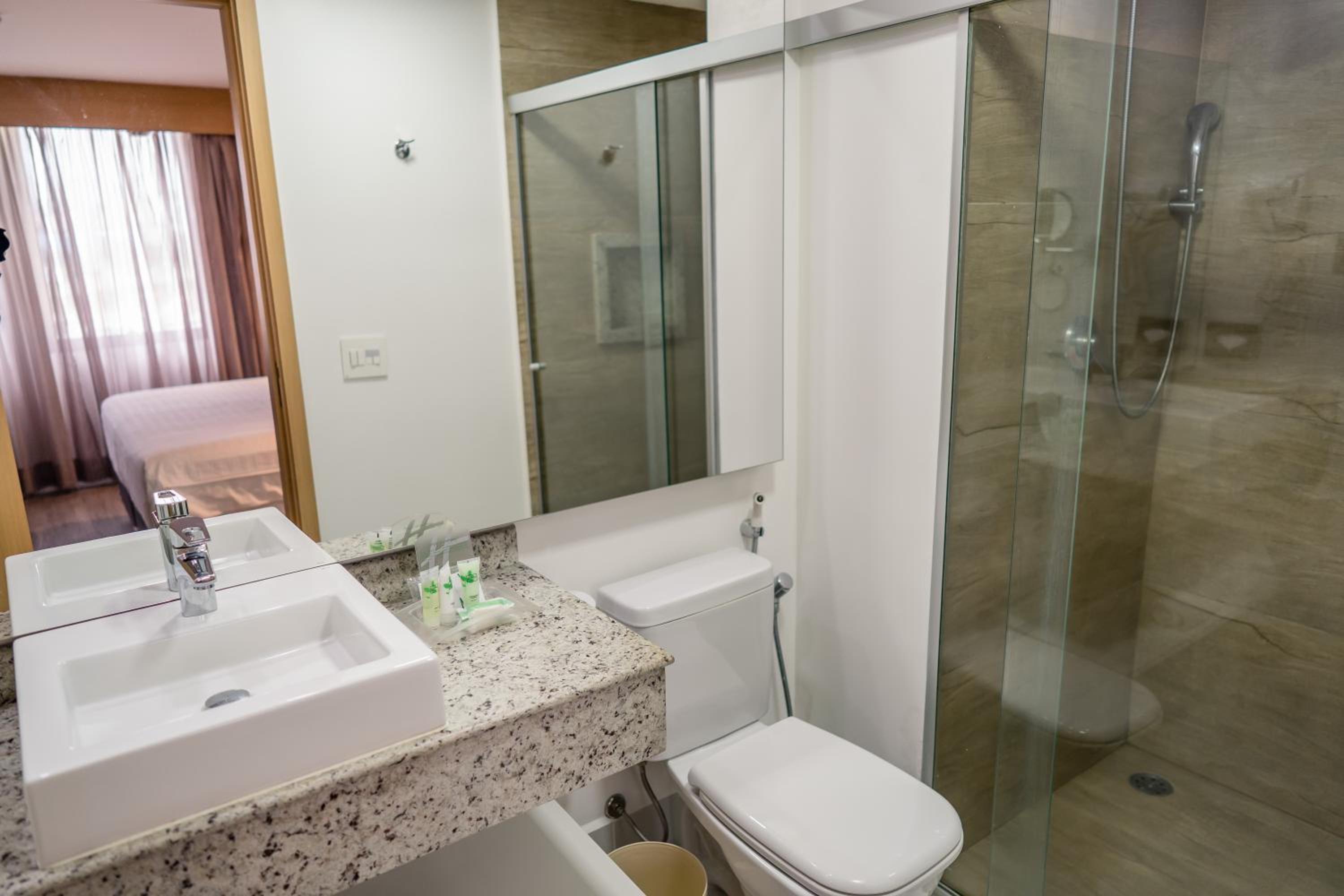 Standard King Room - Photo 2