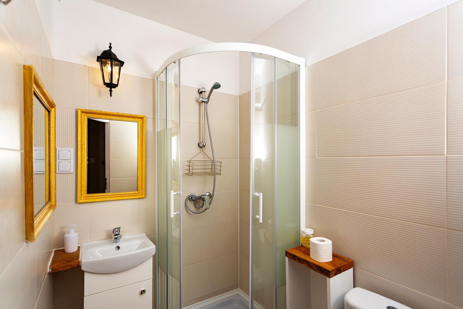 Triple Room with Private Bathroom photo 3
