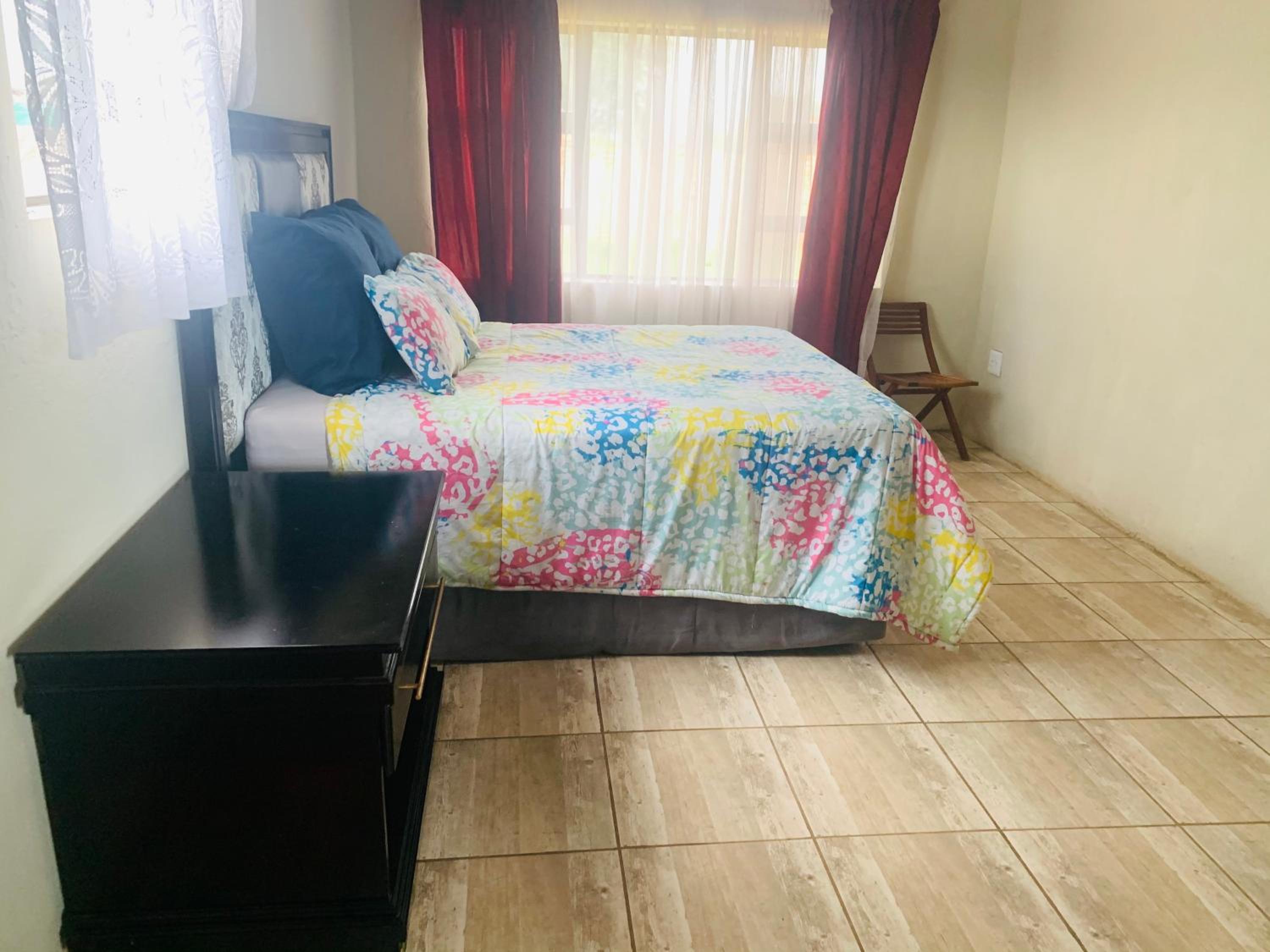 Deluxe Queen Room - Photo 52