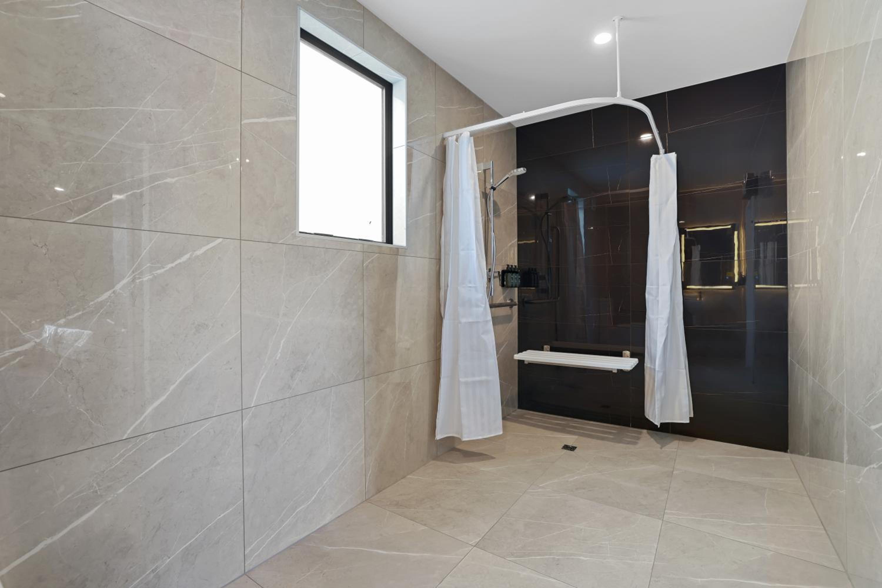 King Room - Disability Access - Photo 2