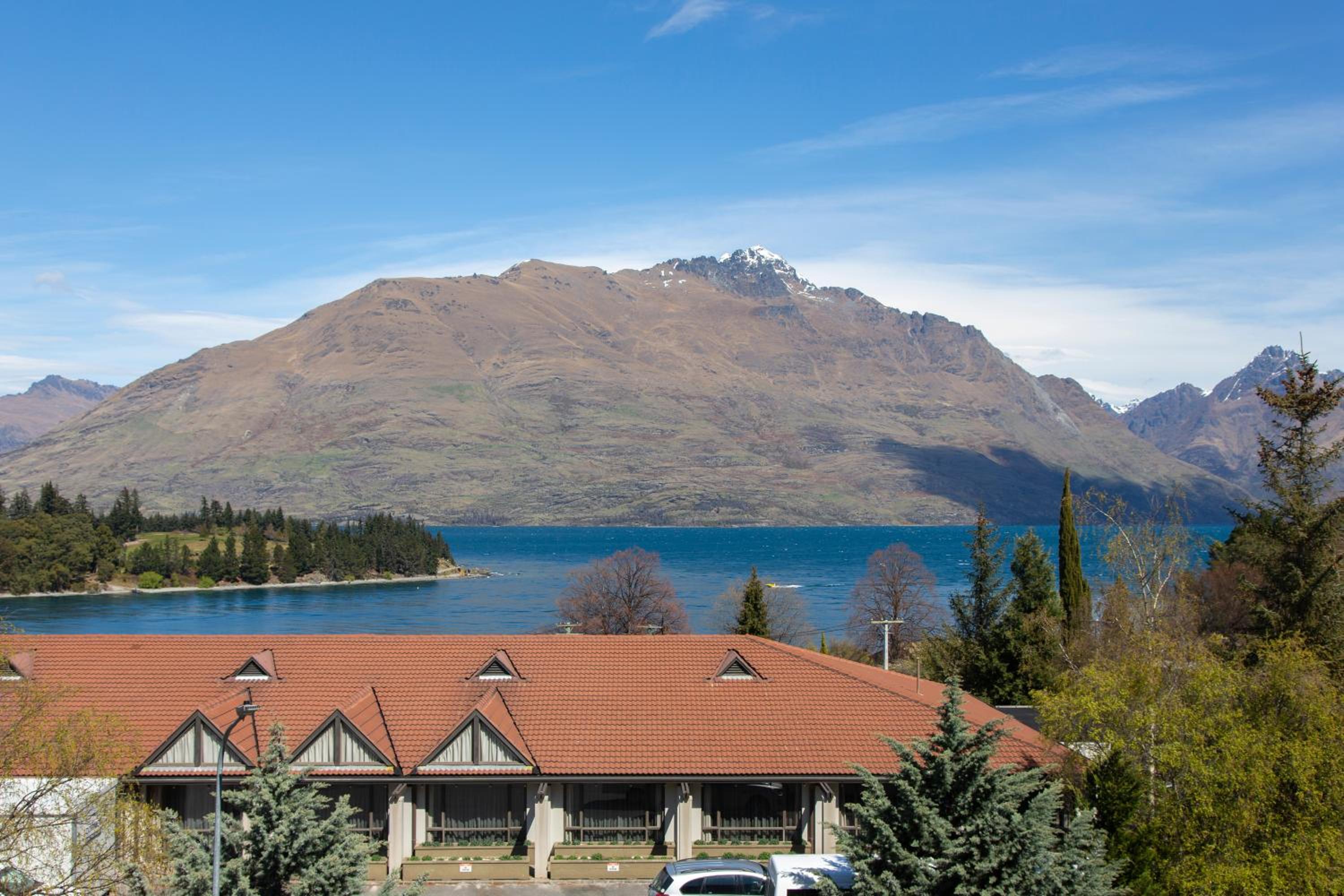 Hotel Room - Lake View - Photo 7