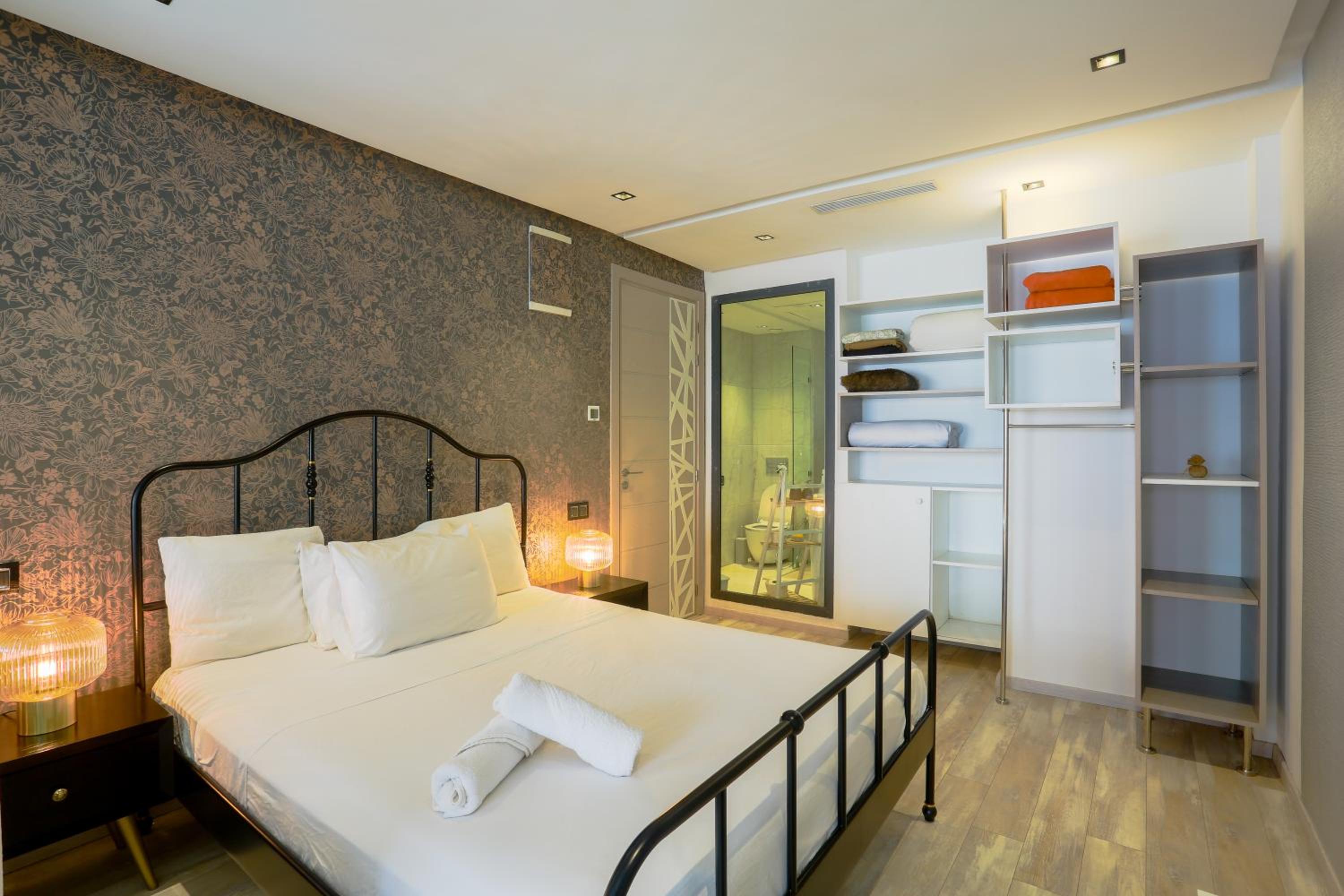 One-Bedroom Apartment - Photo 26