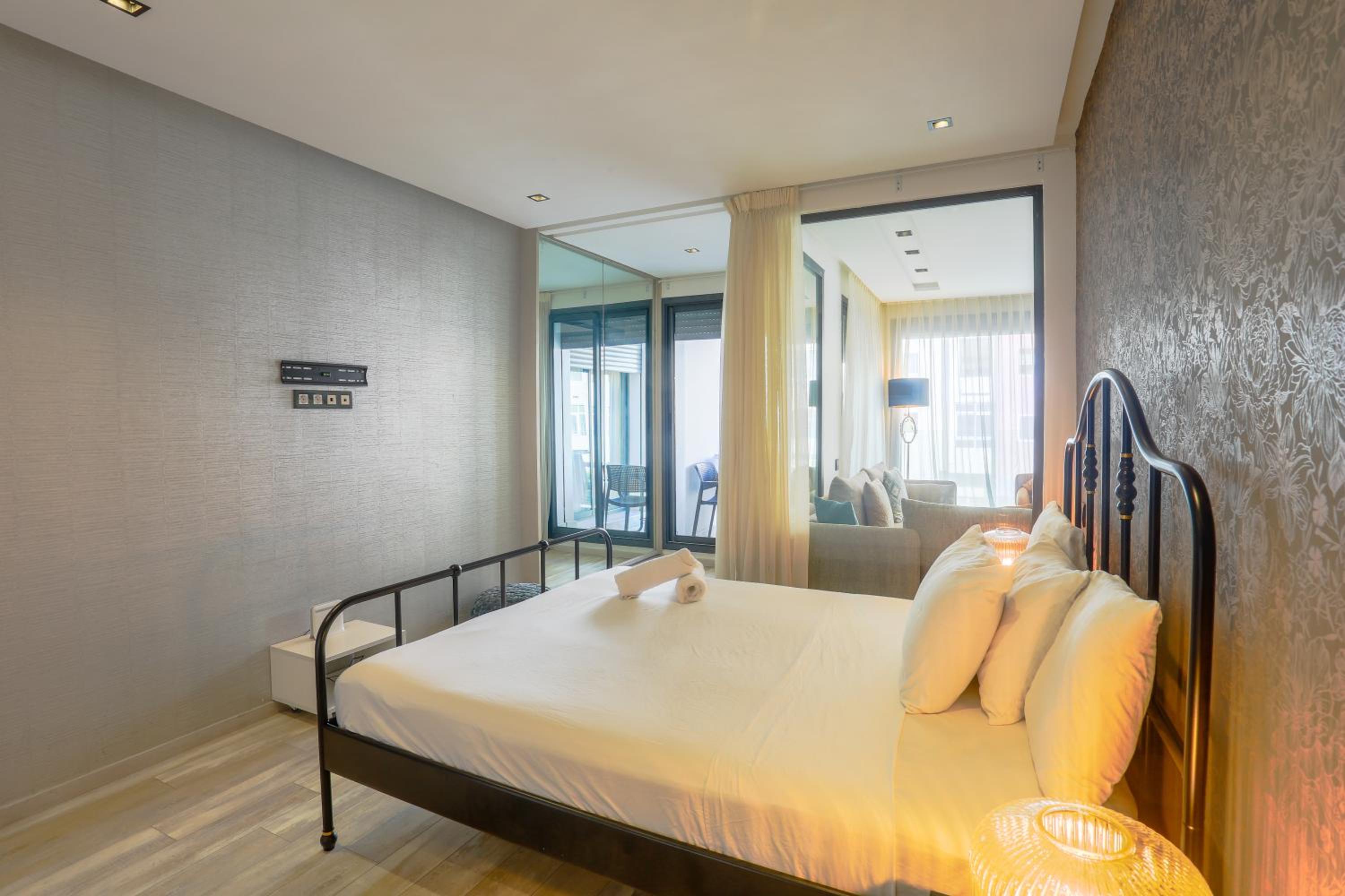 One-Bedroom Apartment - Photo 17
