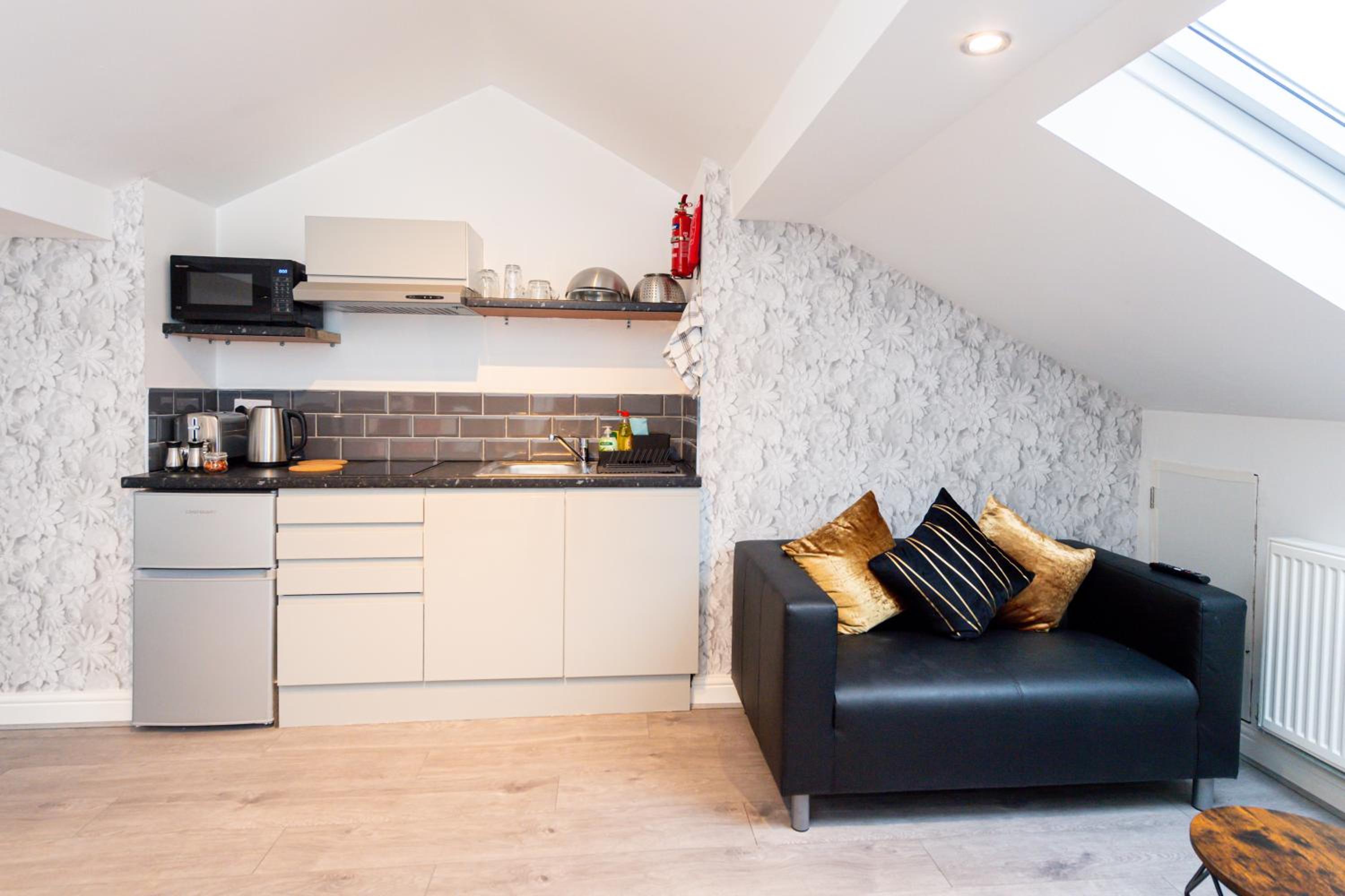Studio Apartment - Photo 7