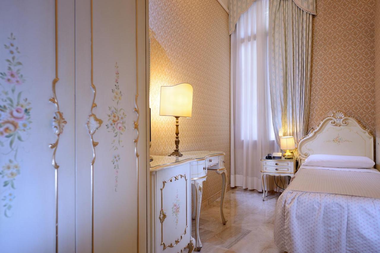 Classic Single Room