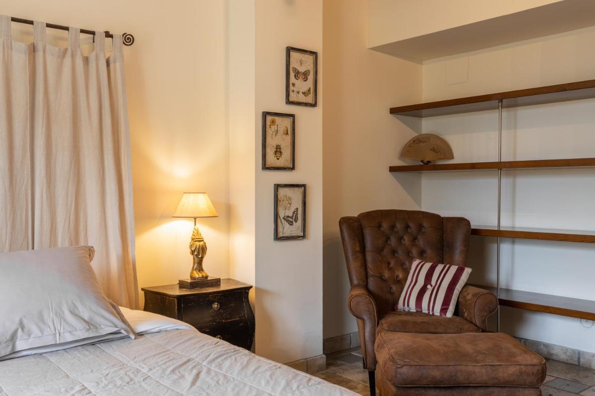 Deluxe Double Room with Bath photo 3