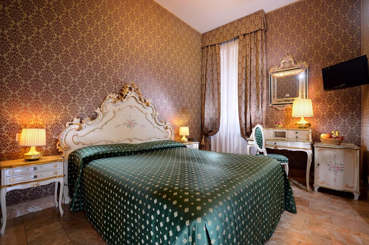 Superior Double or Twin Room with Canal View