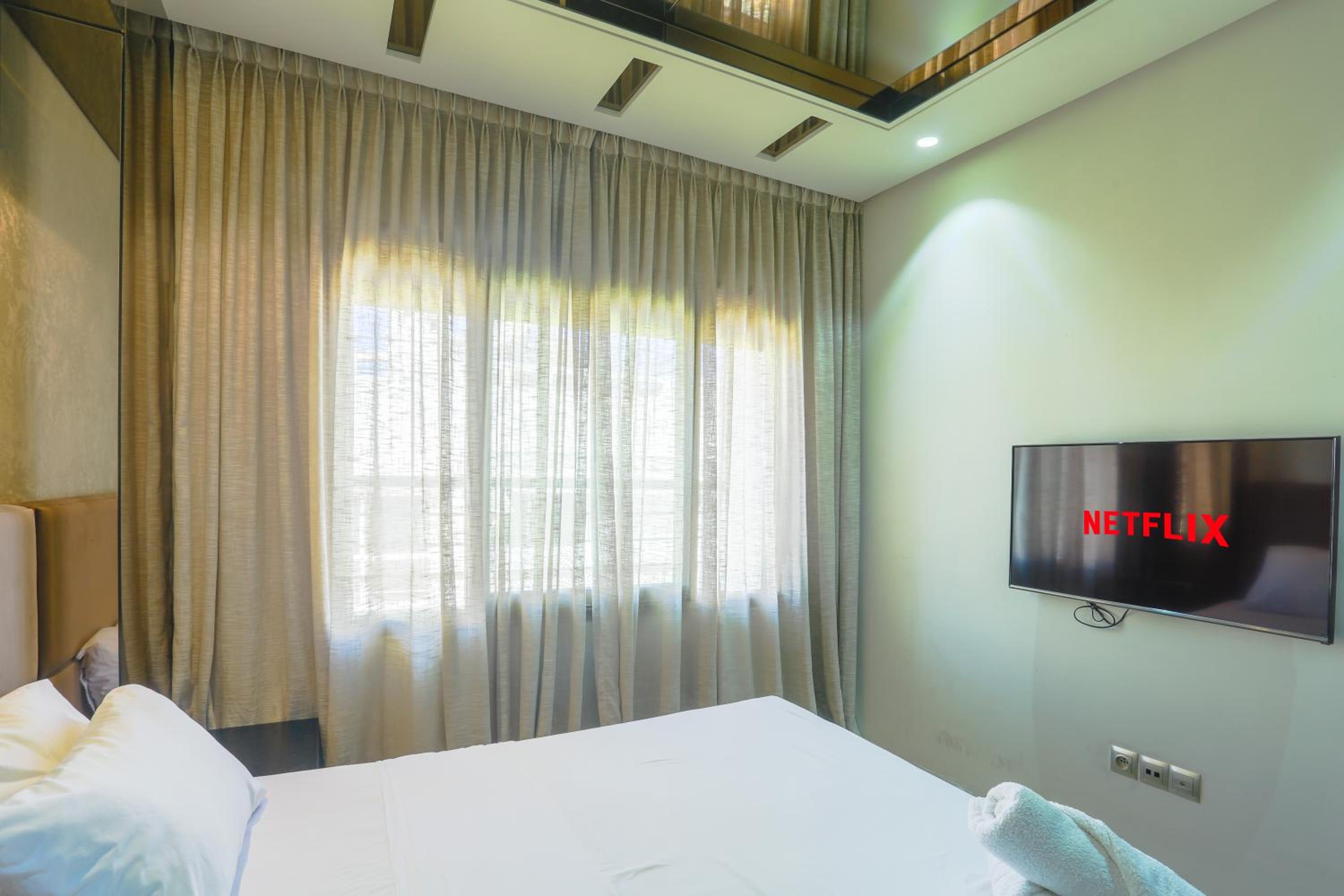 One-Bedroom Apartment - Photo 16