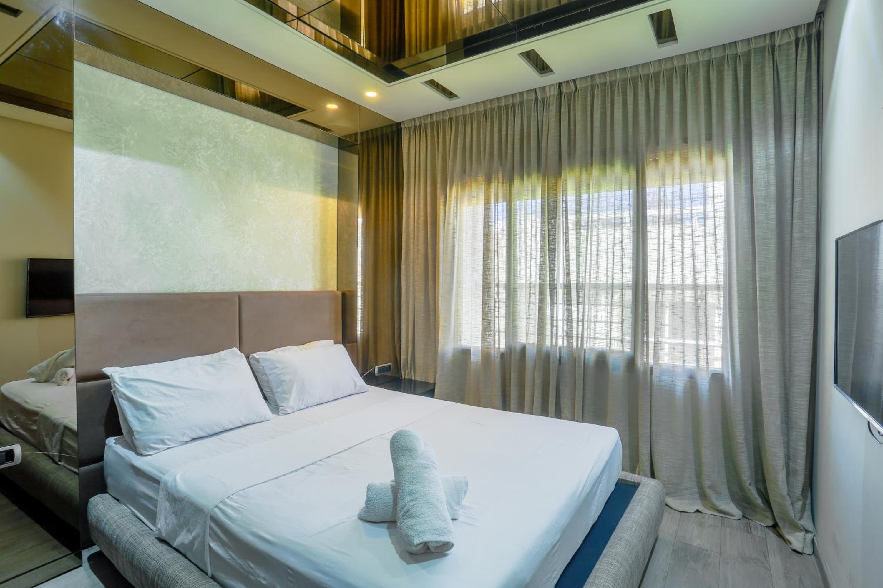 One-Bedroom Apartment - Photo 17