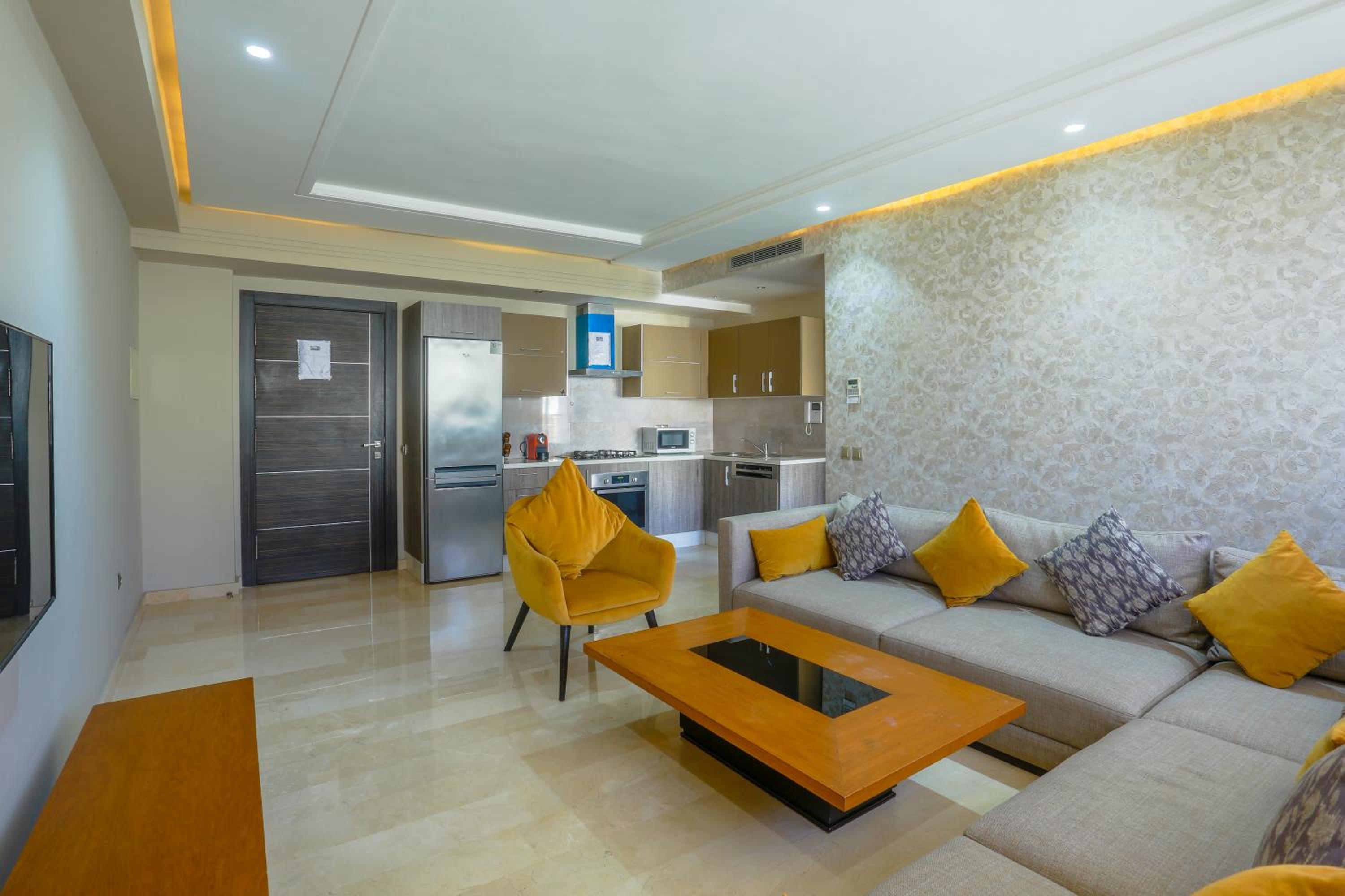 One-Bedroom Apartment - Photo 8