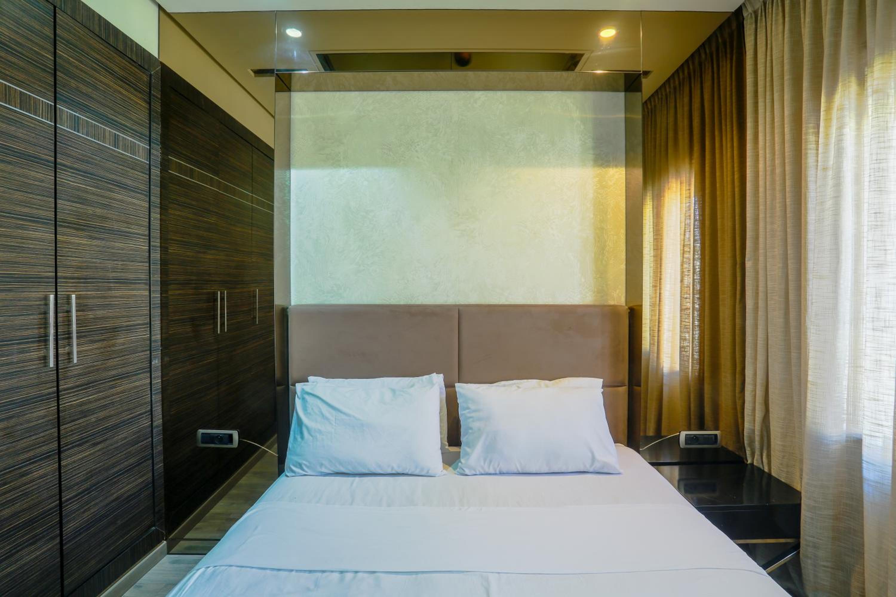 One-Bedroom Apartment - Photo 1