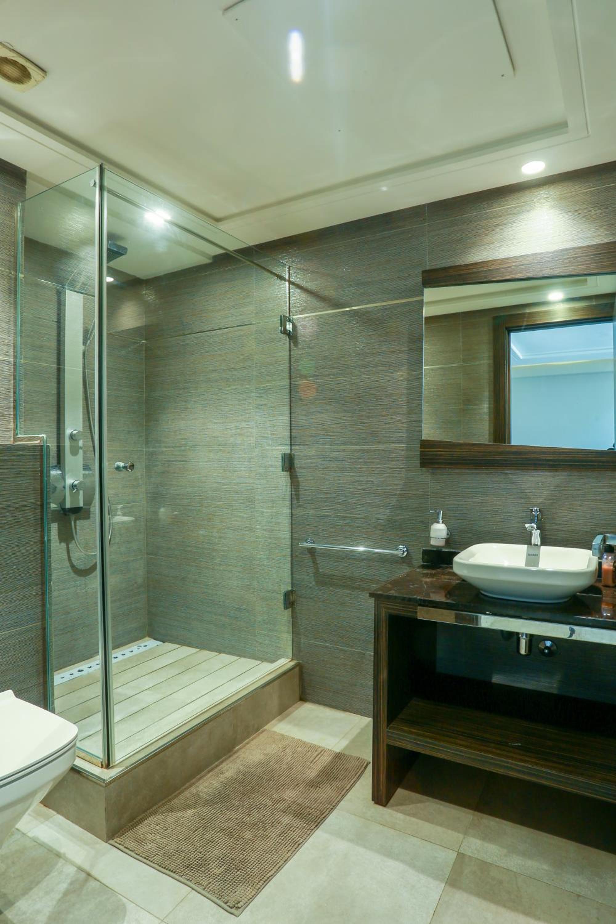 One-Bedroom Apartment - Photo 2