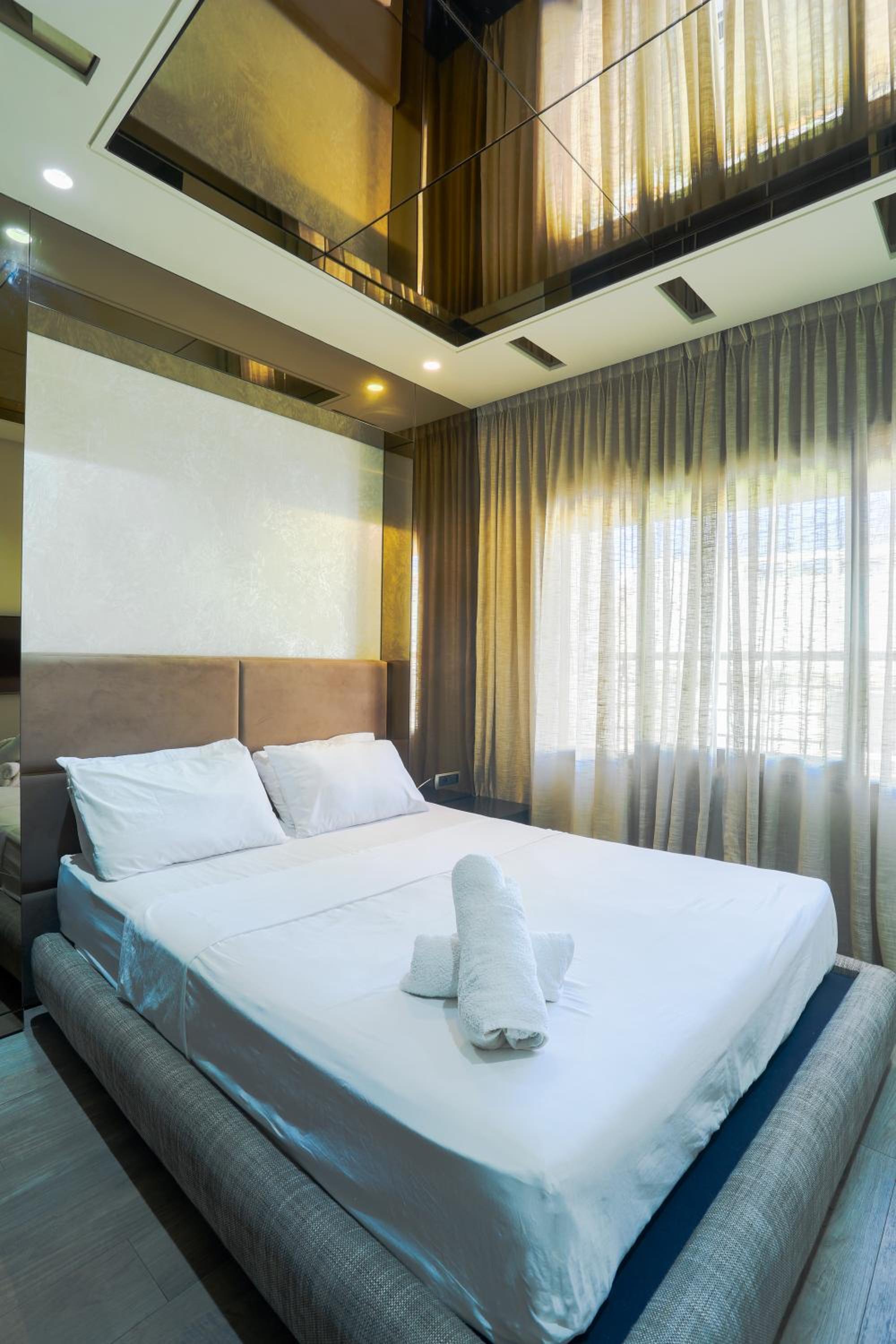 One-Bedroom Apartment - Photo 11