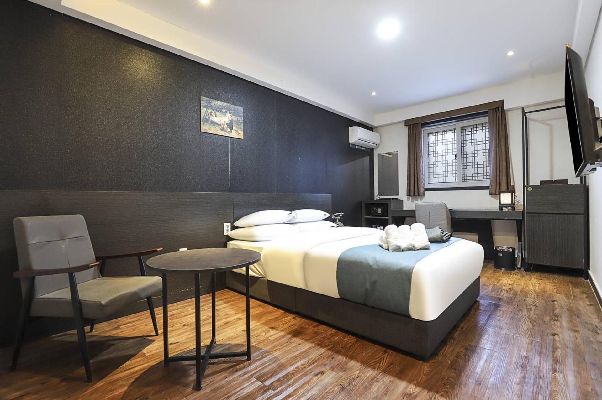 Business Room - A  photo 3