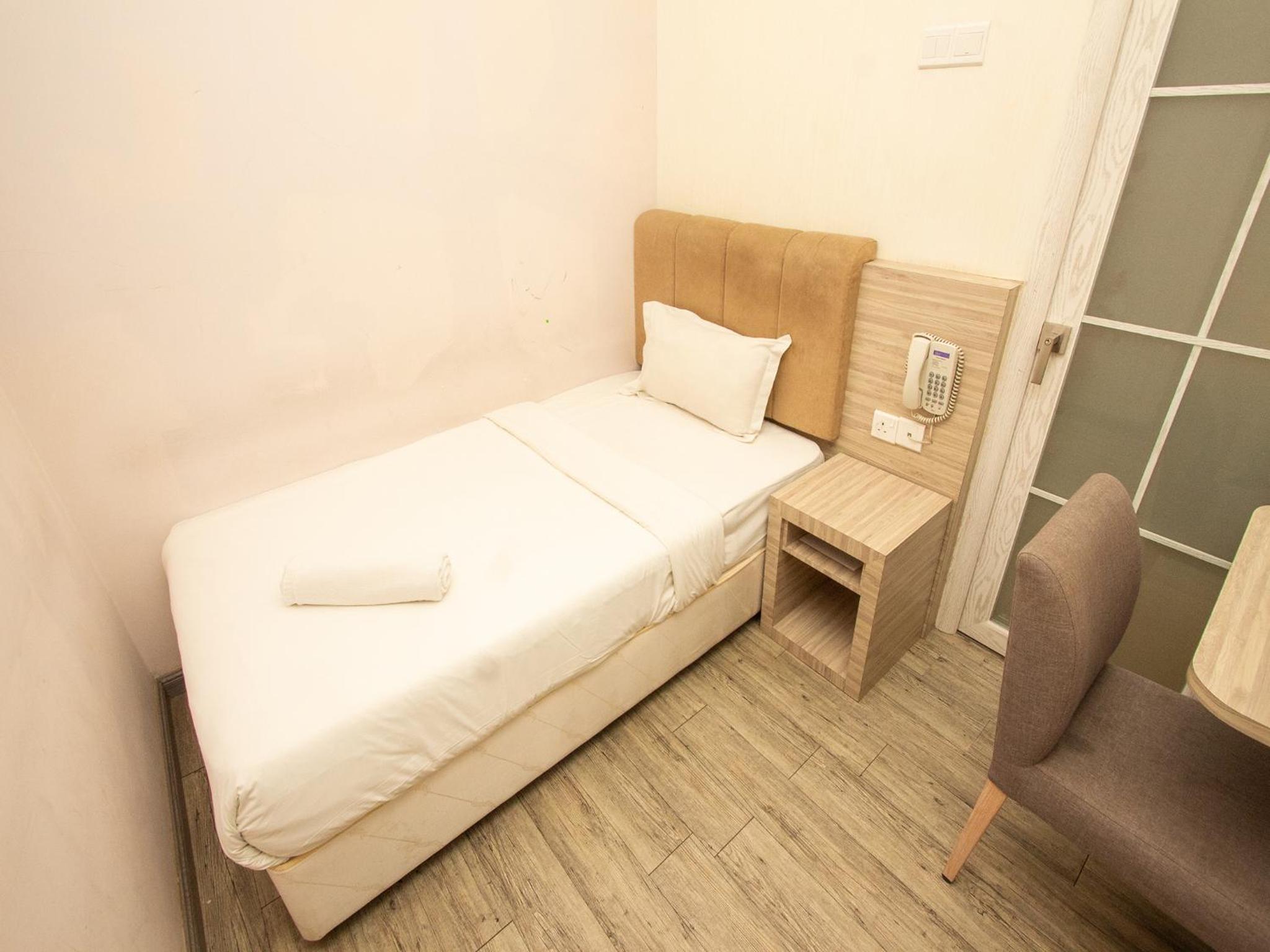 Single Room - Photo 1
