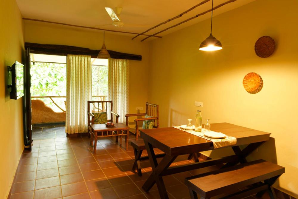 Junior Suite with Balcony - Photo 6