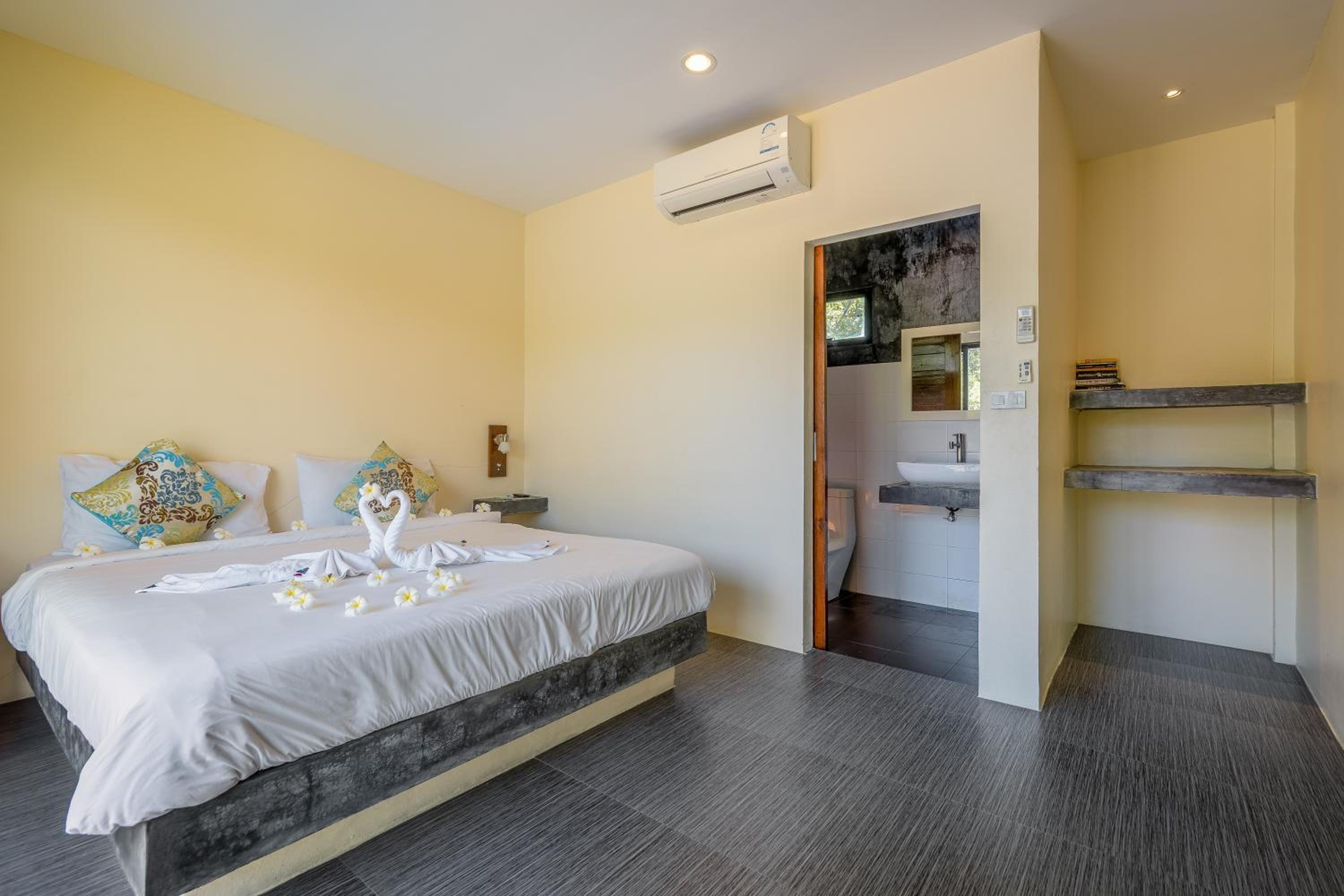 Deluxe Double Room photo 2
