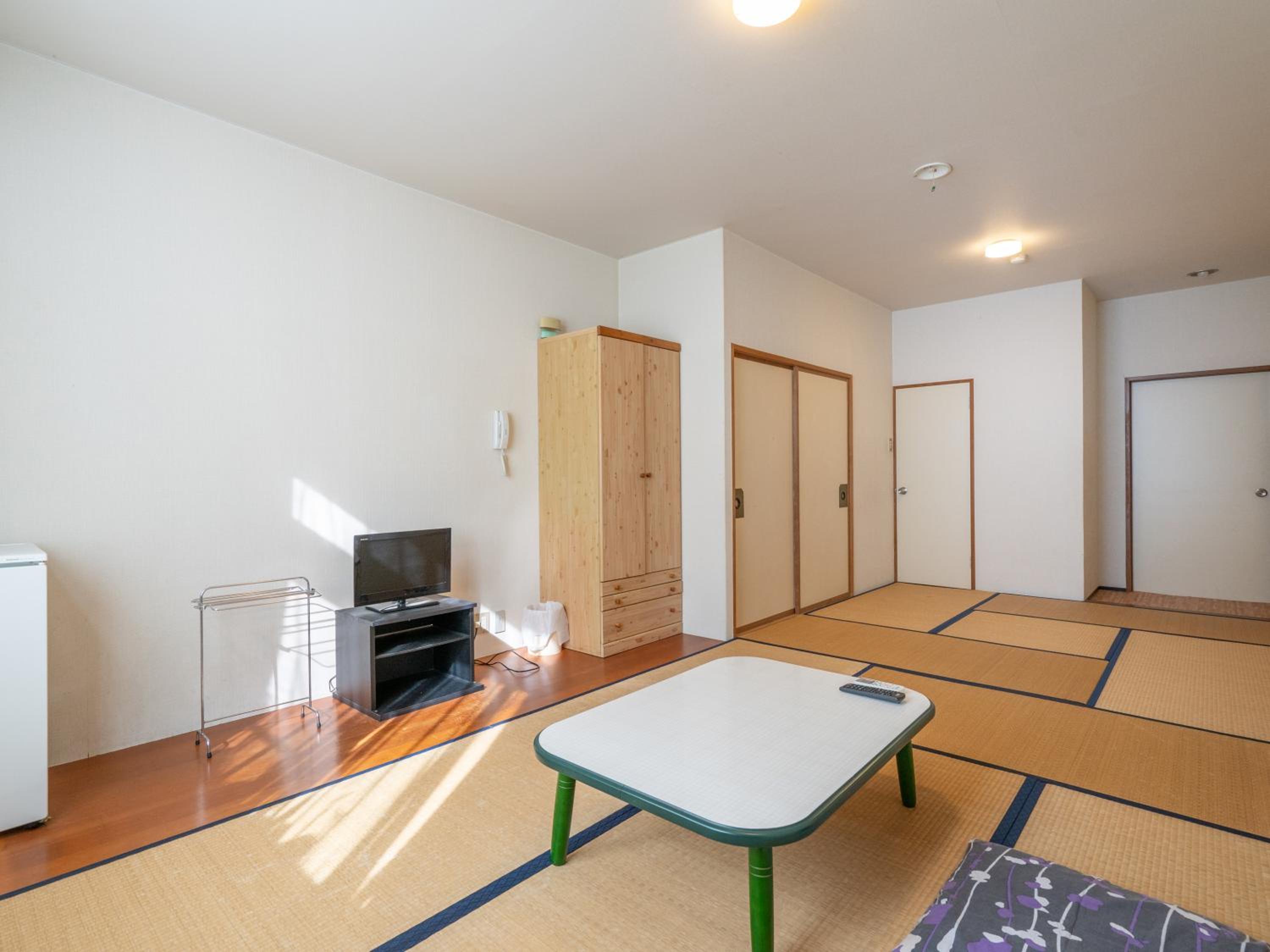 Japanese-Style Quadruple Room photo 3