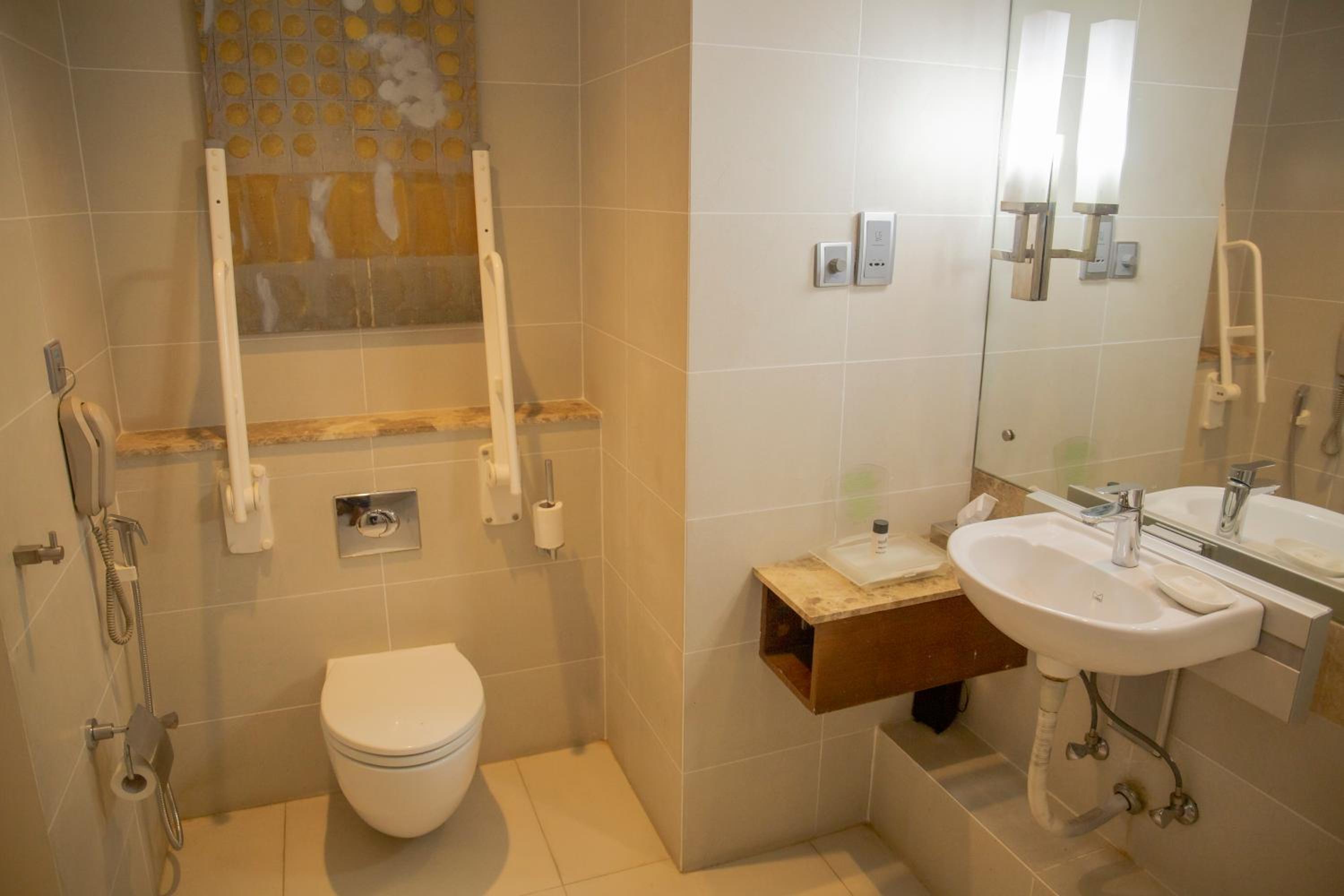 King Room - Disability Access - Photo 3