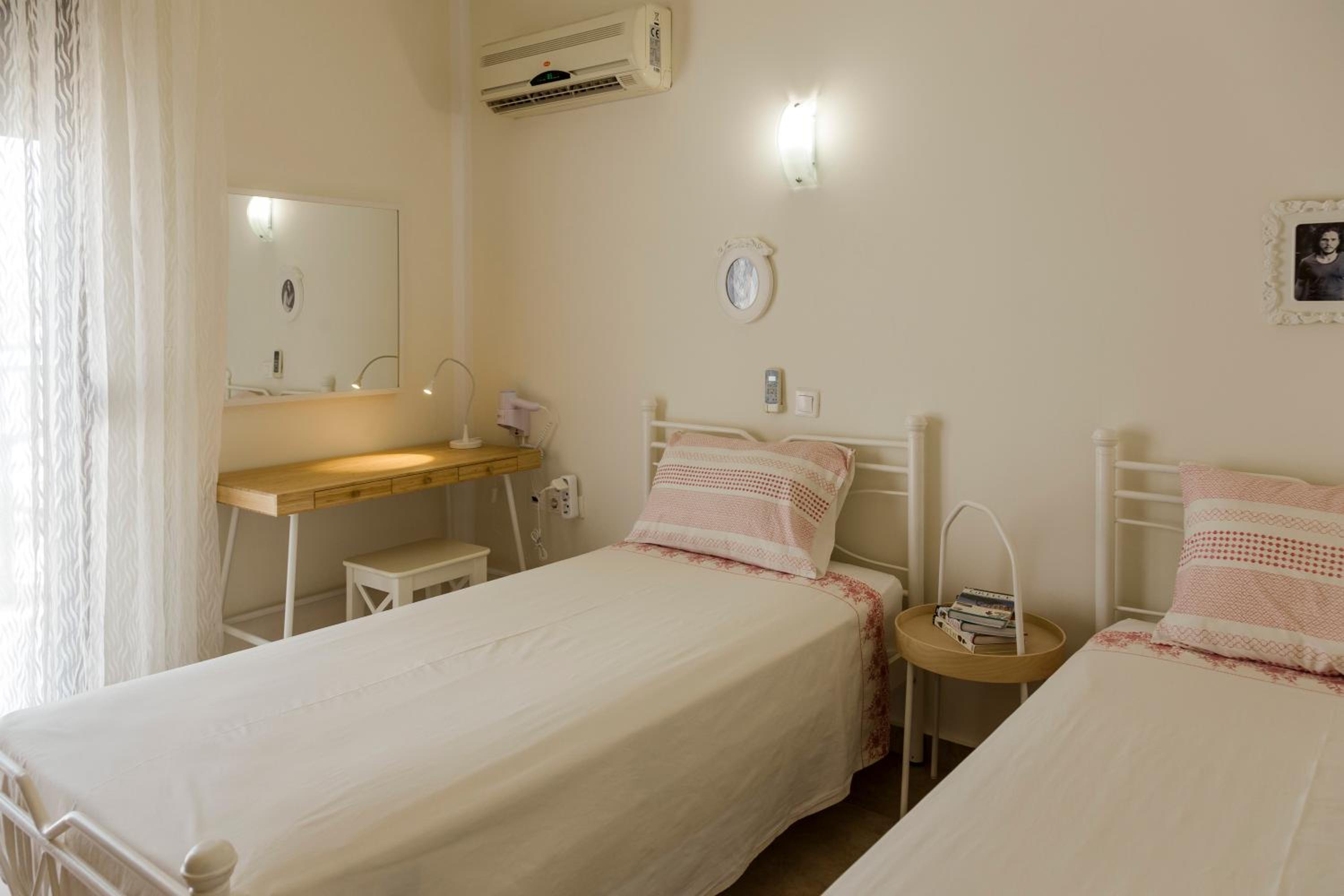 Villa photo 2