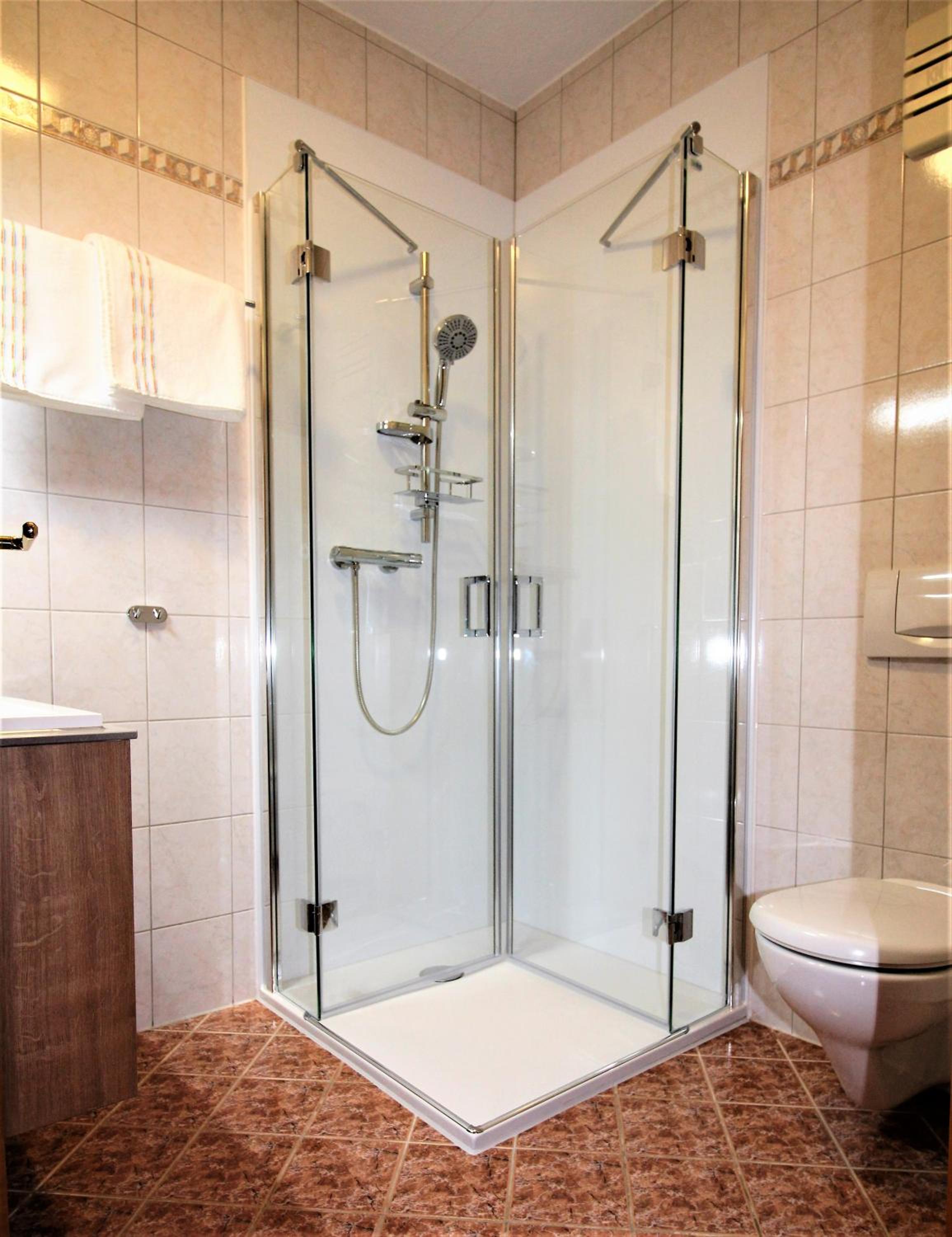 Double Room with Balcony - Photo 4